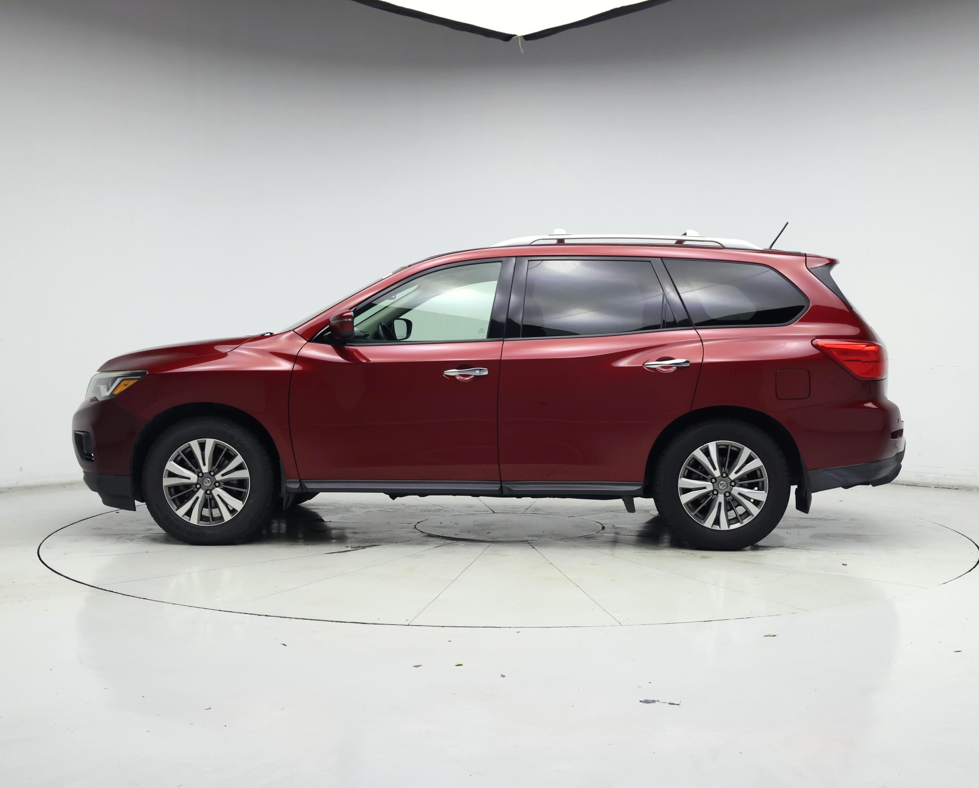 Thumbnail: 2018 Nissan Pathfinder - 3