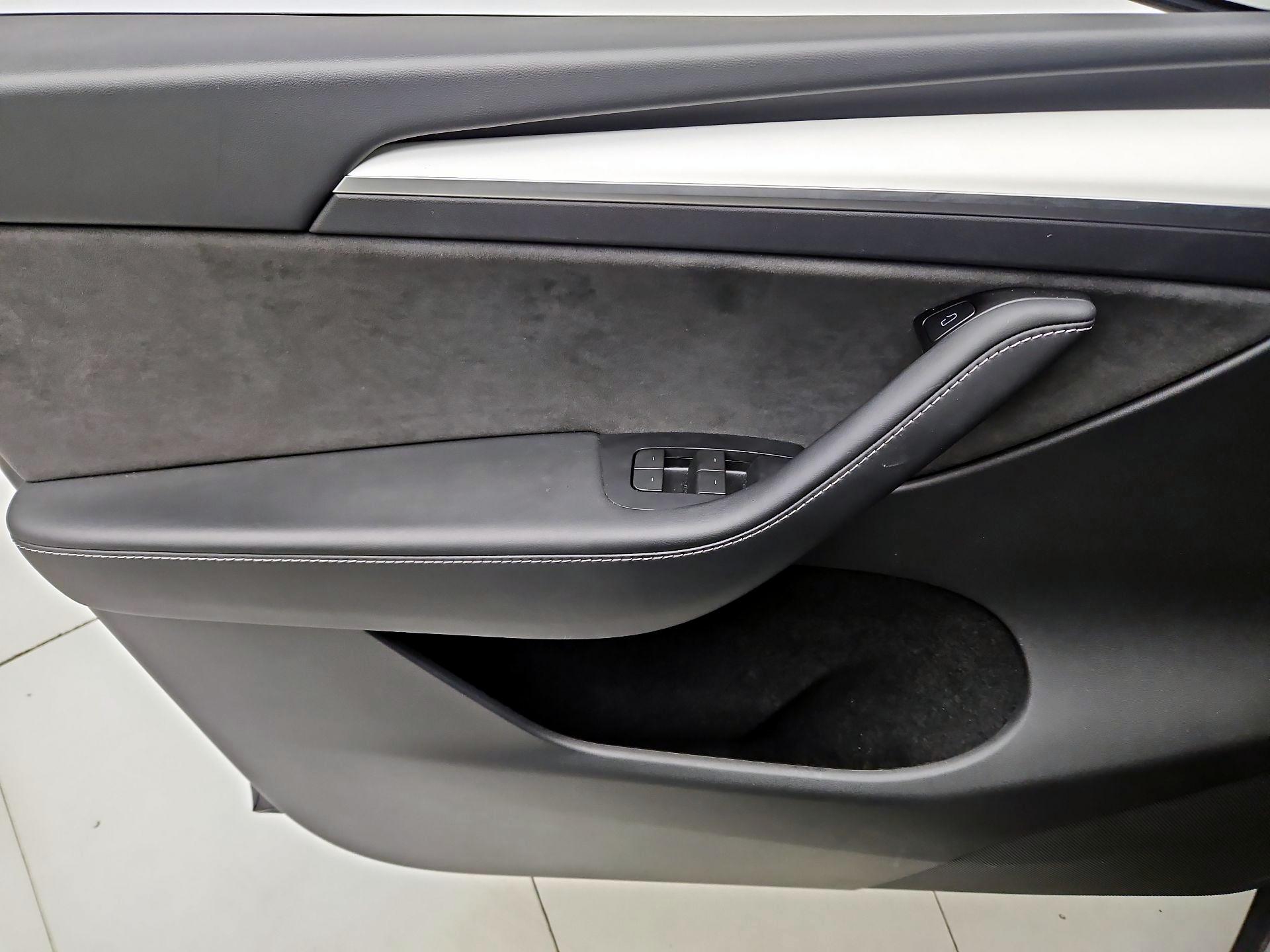 Thumbnail: 2024 Tesla Model Y - 12