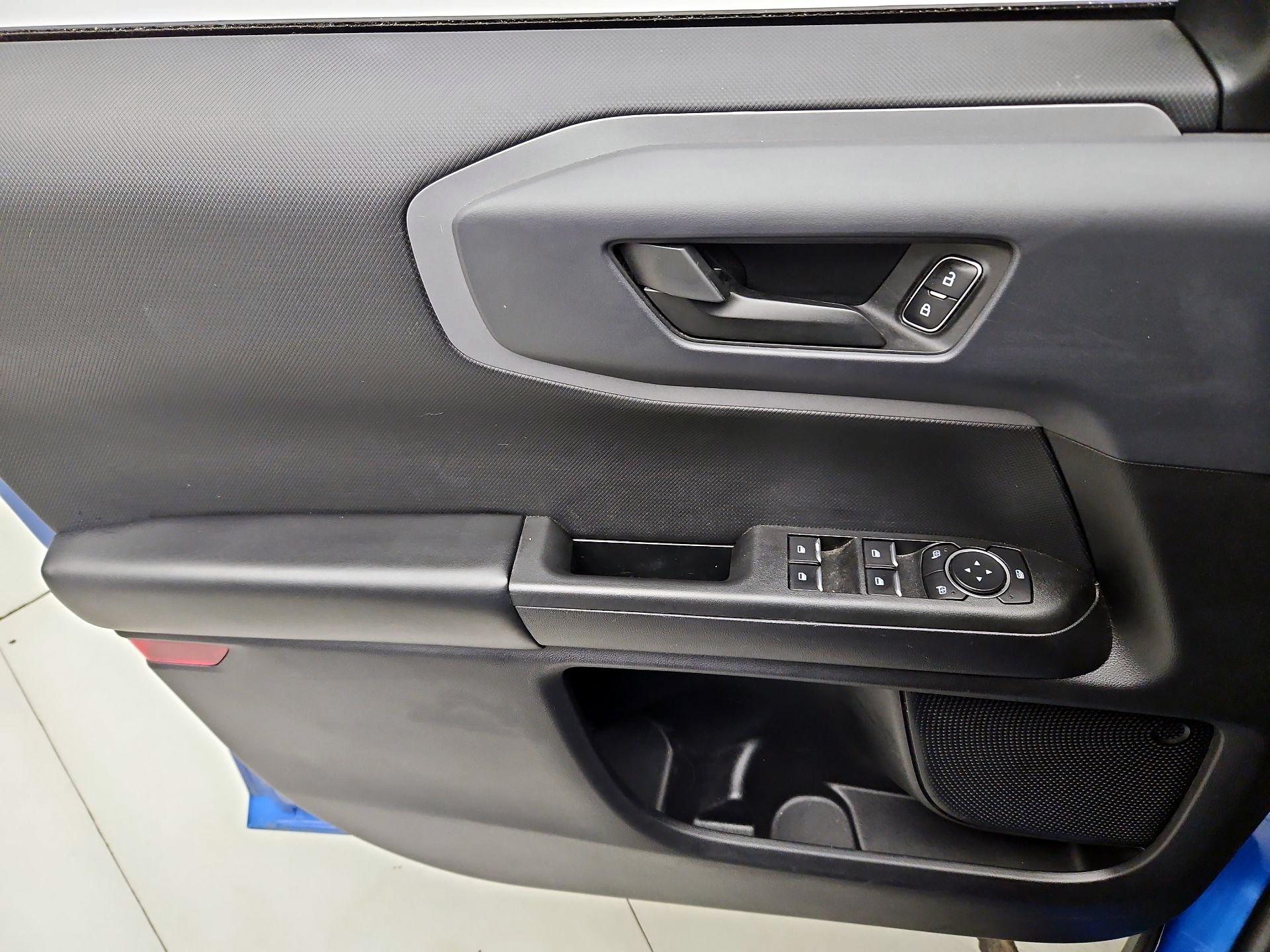 Thumbnail: 2022 Ford Bronco Sport - 12