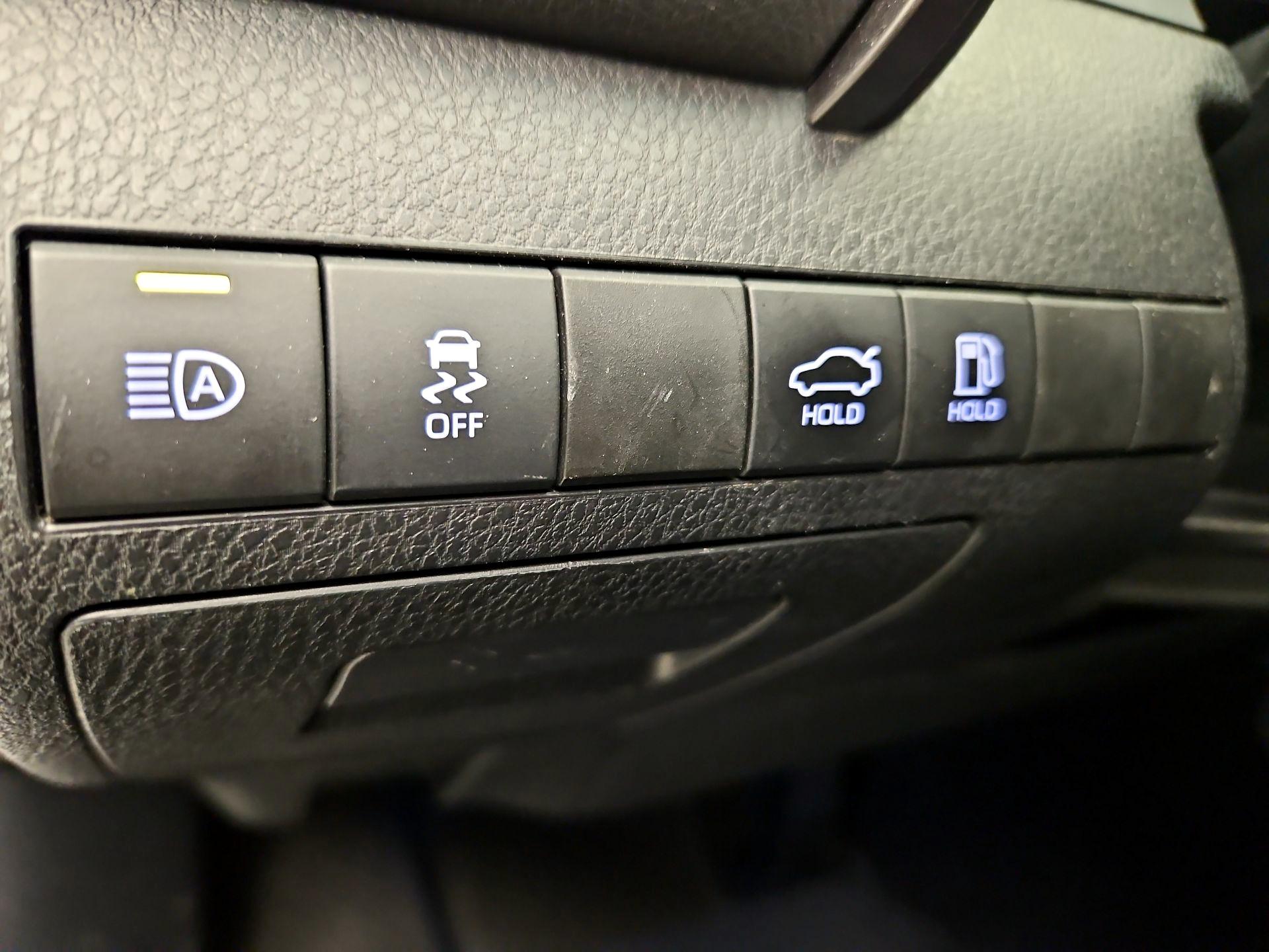 Thumbnail: 2023 Toyota Camry - 13