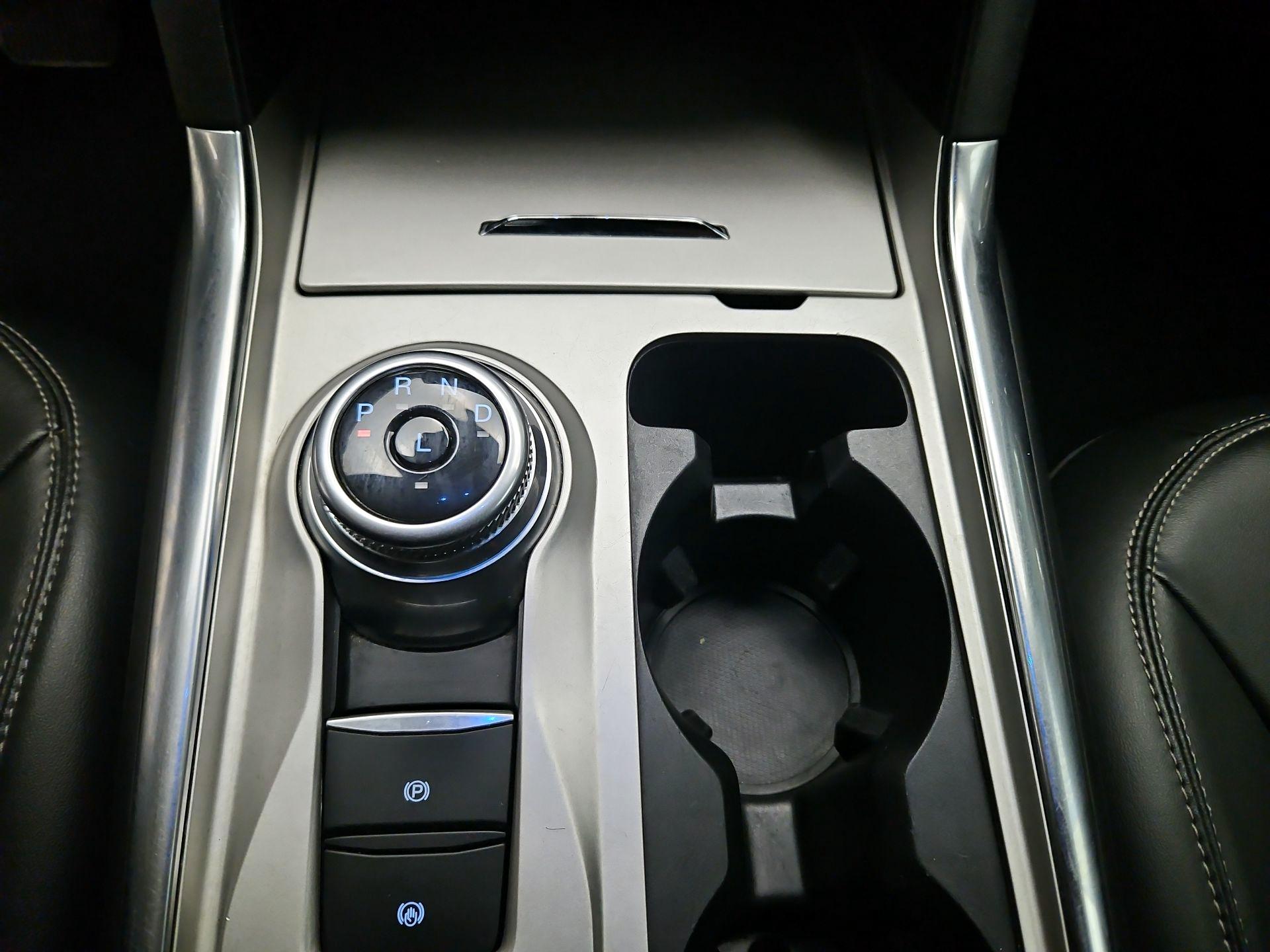 Thumbnail: 2022 Ford Explorer - 17