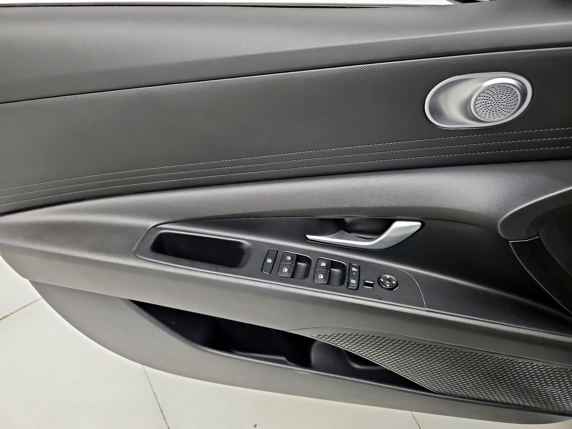 Thumbnail: 2024 Hyundai Elantra - 12