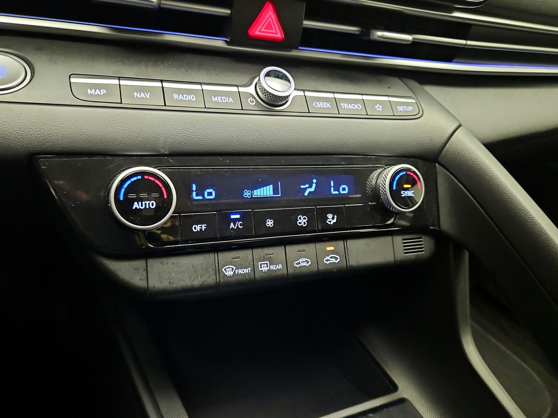 Thumbnail: 2024 Hyundai Elantra - 17