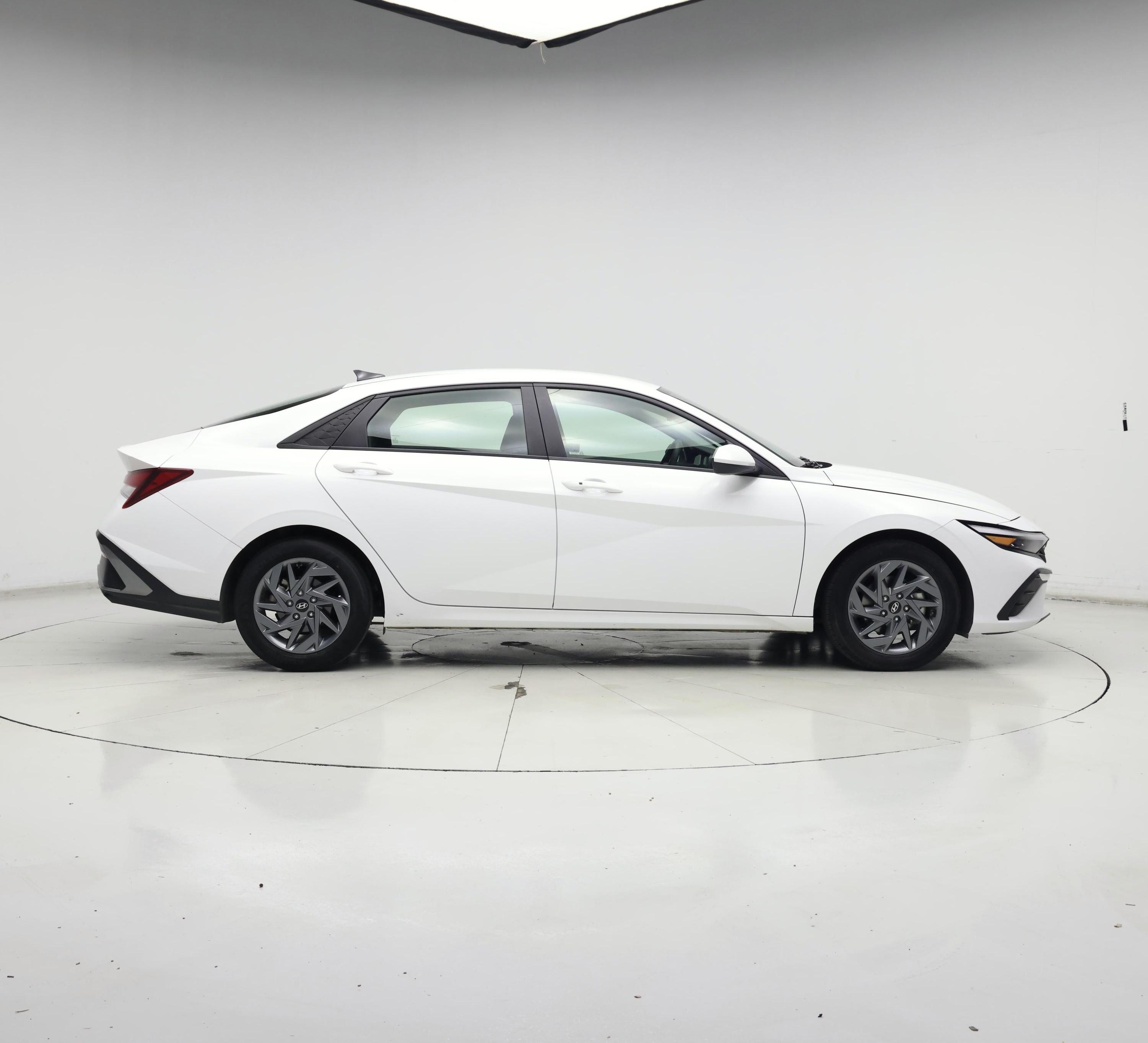 Thumbnail: 2024 Hyundai Elantra - 7