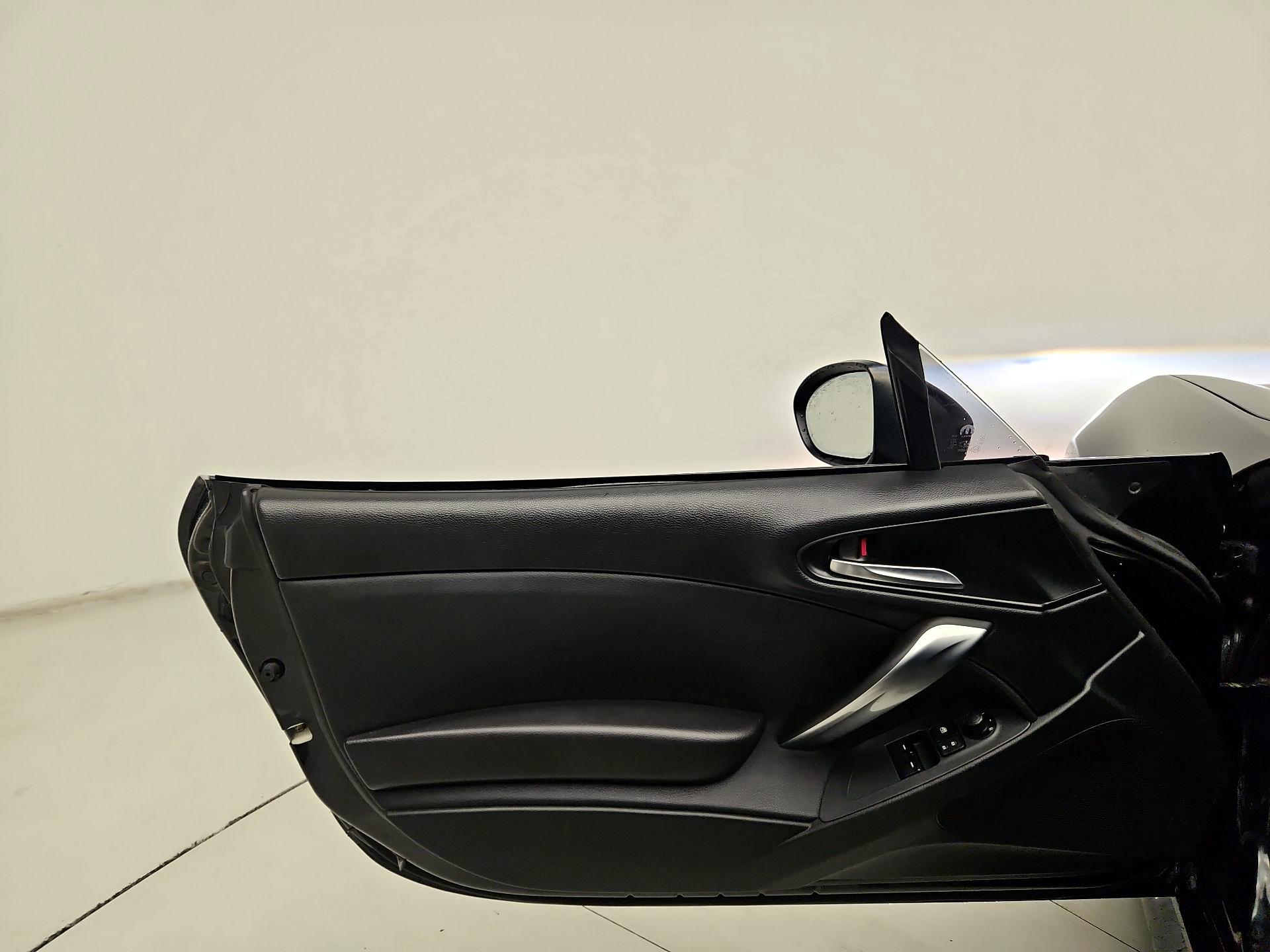 Thumbnail: 2020 Fiat 124 Spider - 12