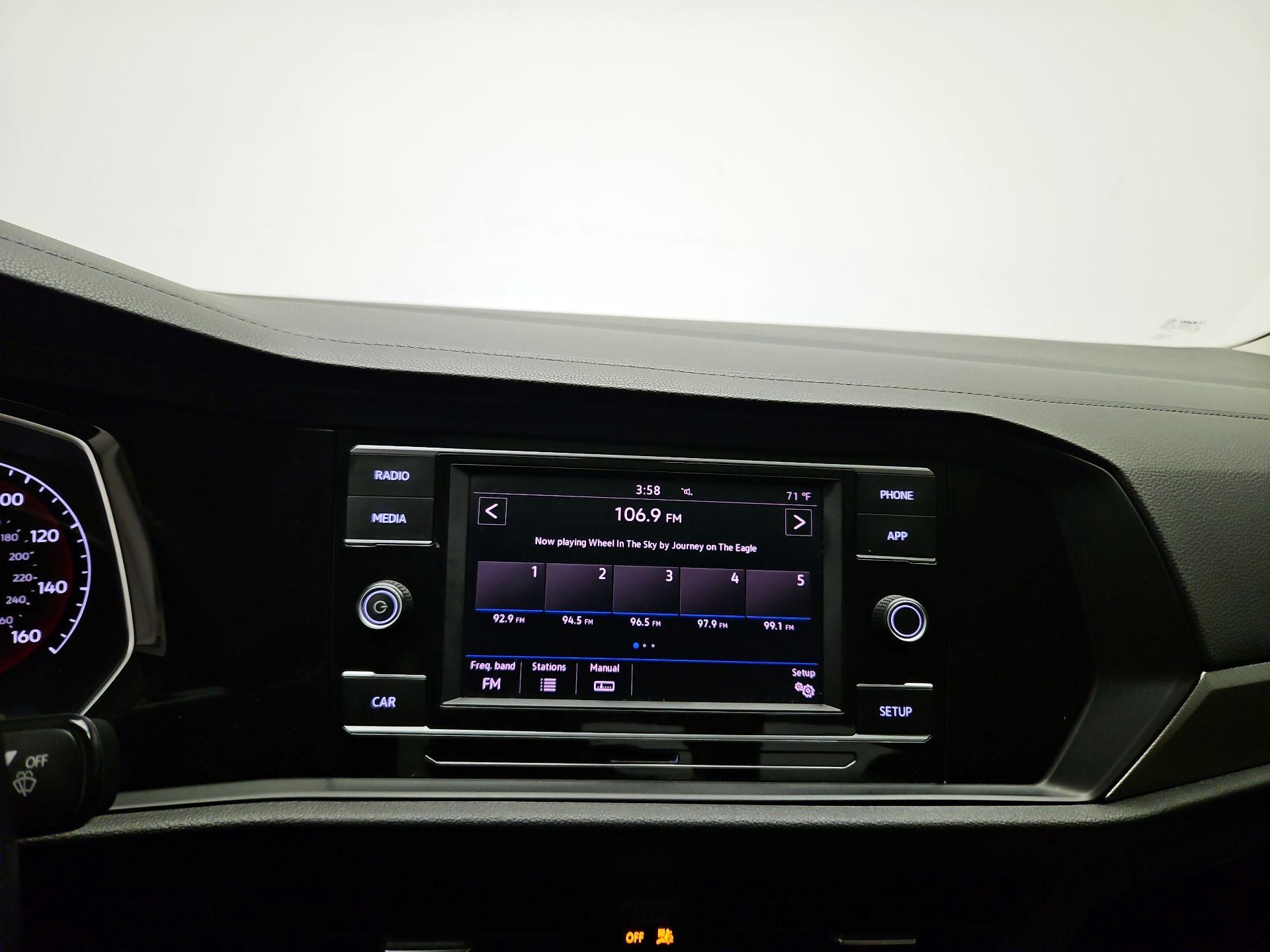 Thumbnail: 2019 Volkswagen Jetta - 14