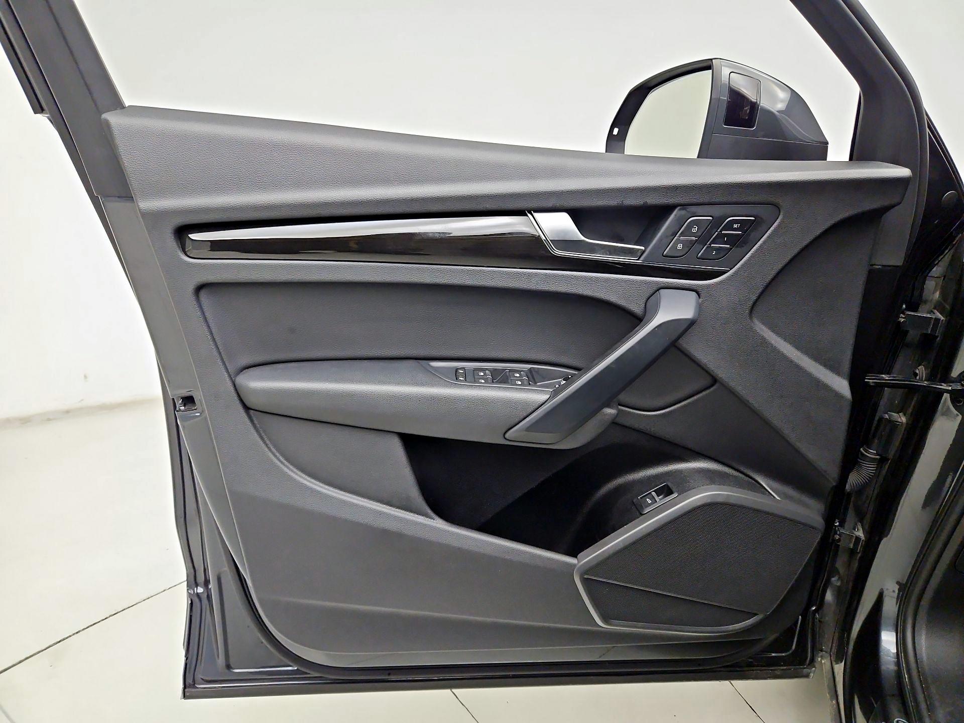 Thumbnail: 2019 Audi Q5 - 12