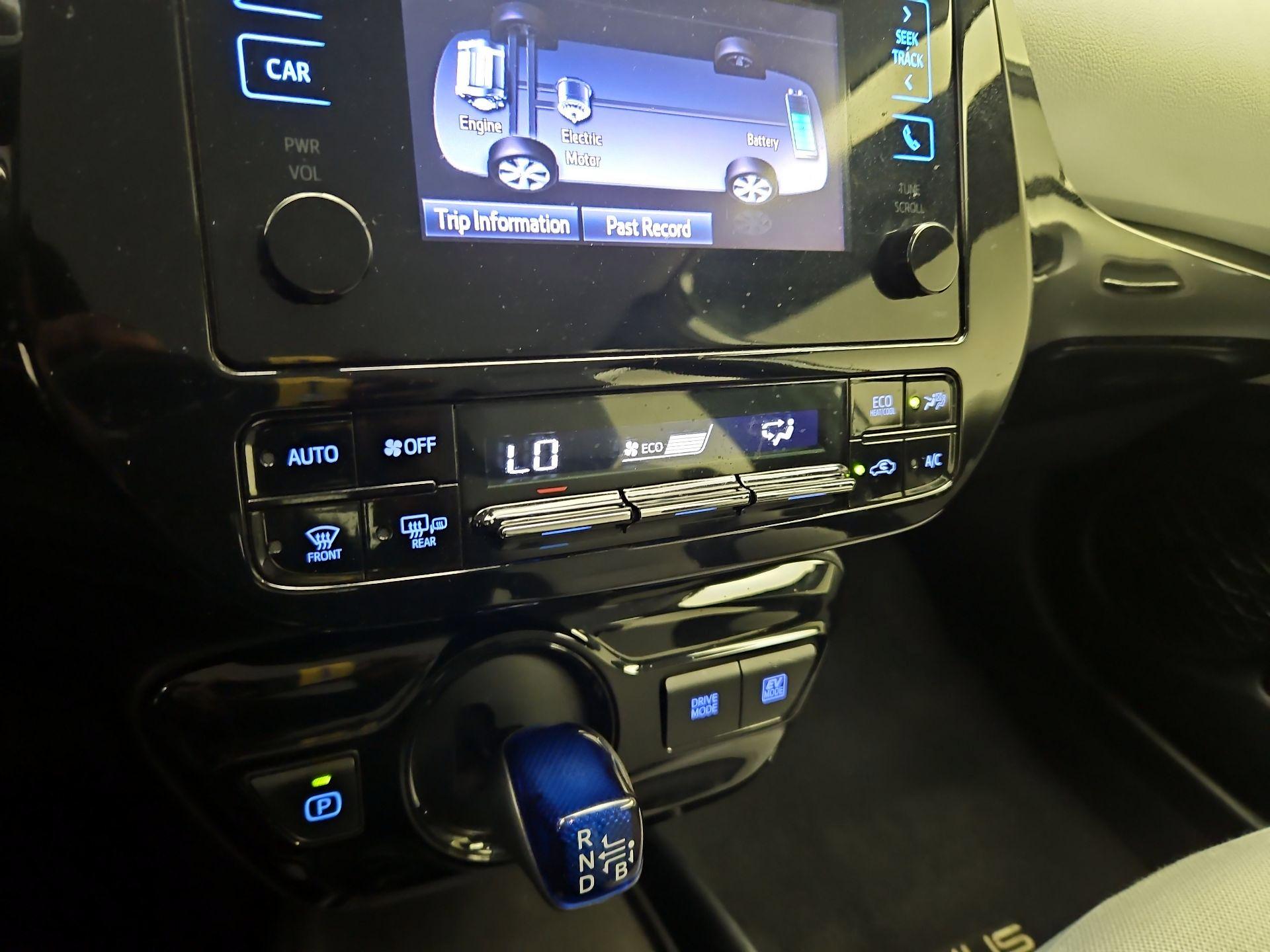 Thumbnail: 2019 Toyota Prius - 16