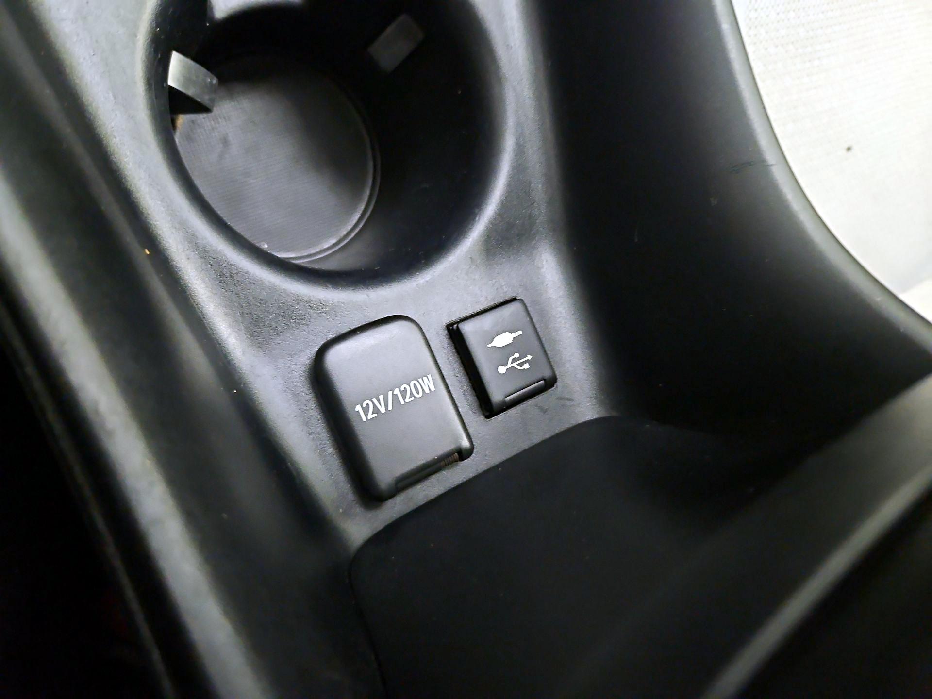 Thumbnail: 2019 Toyota Prius - 18