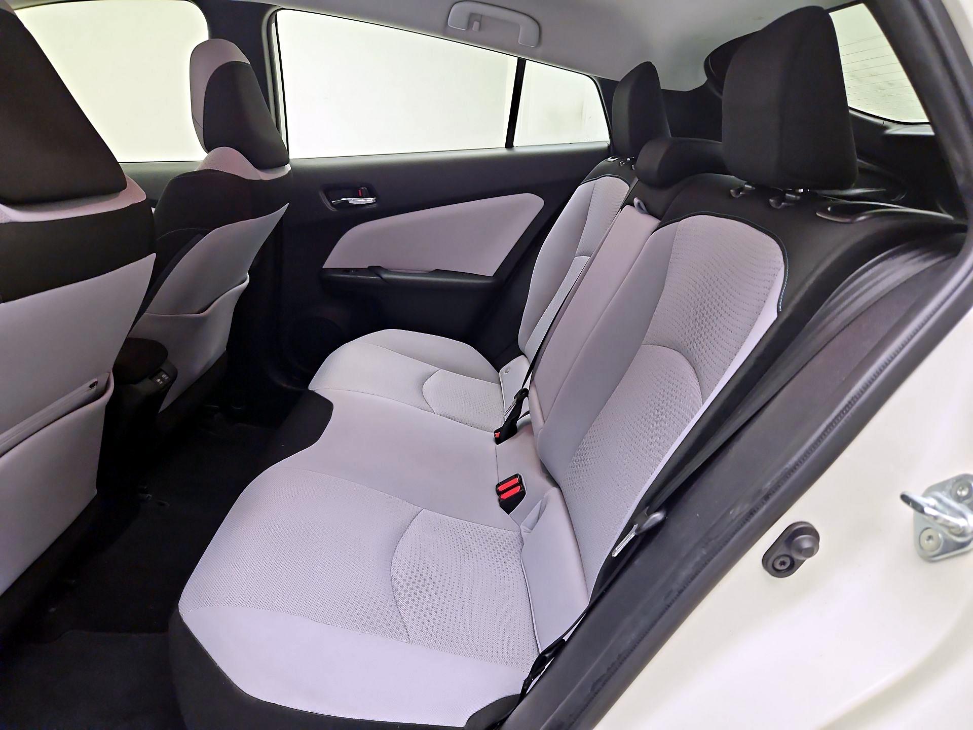 Thumbnail: 2019 Toyota Prius - 19