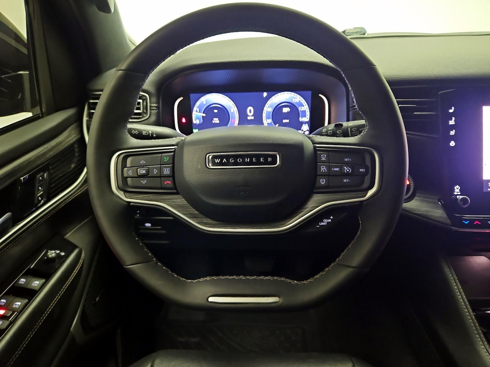 2024 Jeep Wagoneer Series II - Photo 11