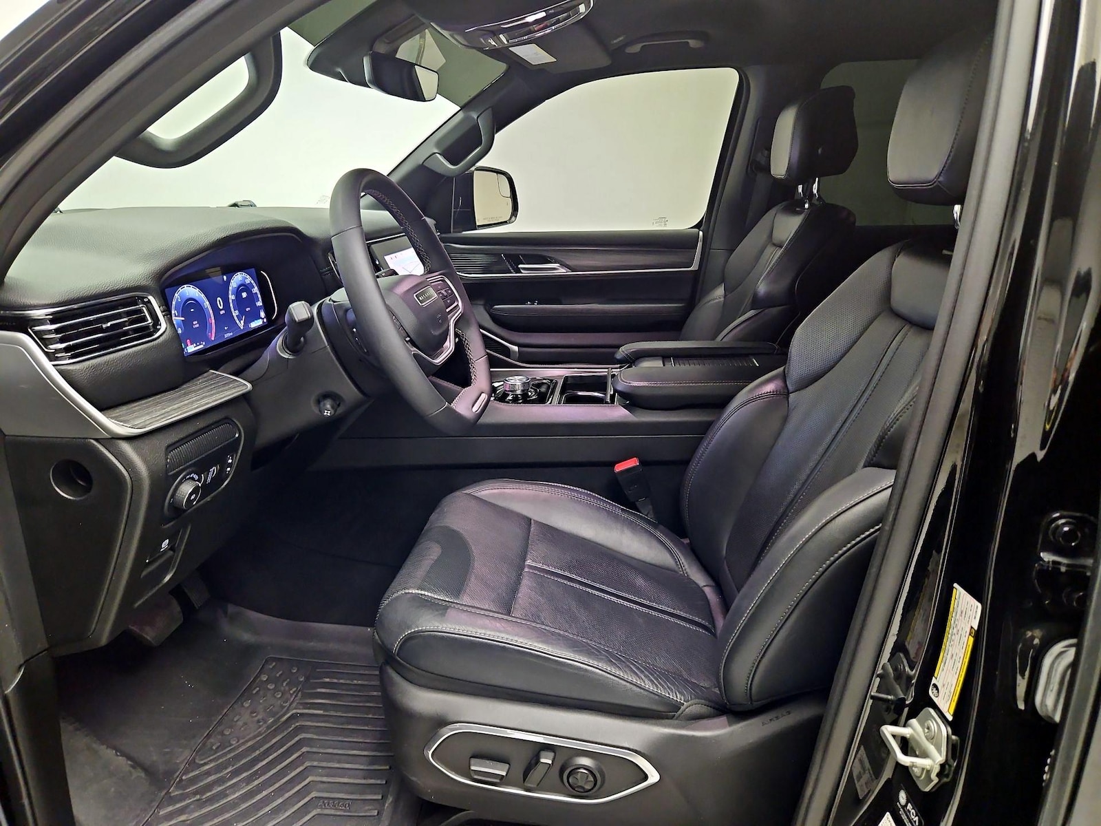 2024 Jeep Wagoneer Series II - Photo 12