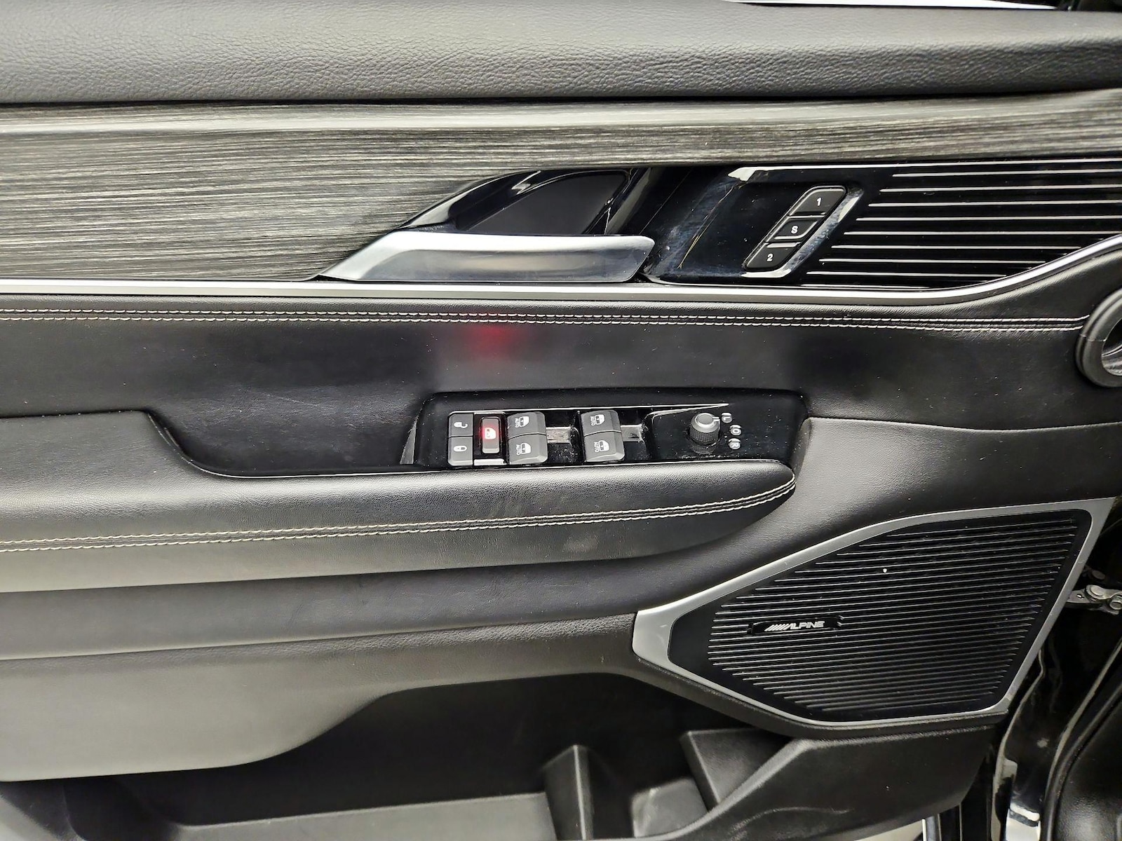2024 Jeep Wagoneer Series II - Photo 13