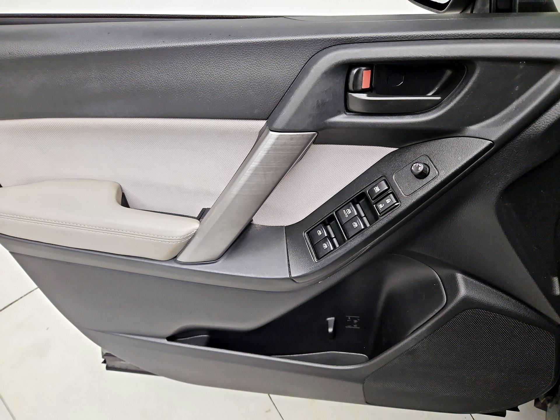 Thumbnail: 2016 Subaru Forester - 12