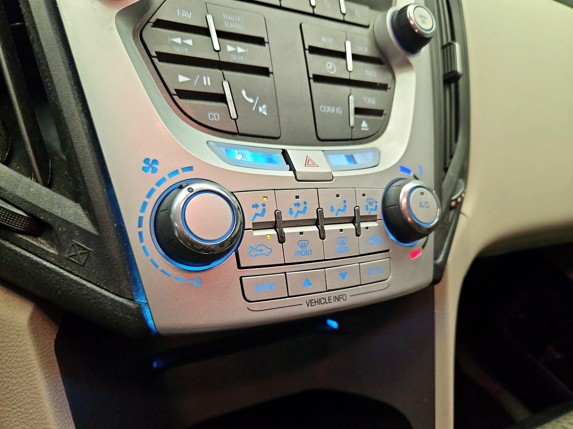 Thumbnail: 2015 Chevrolet Equinox - 14