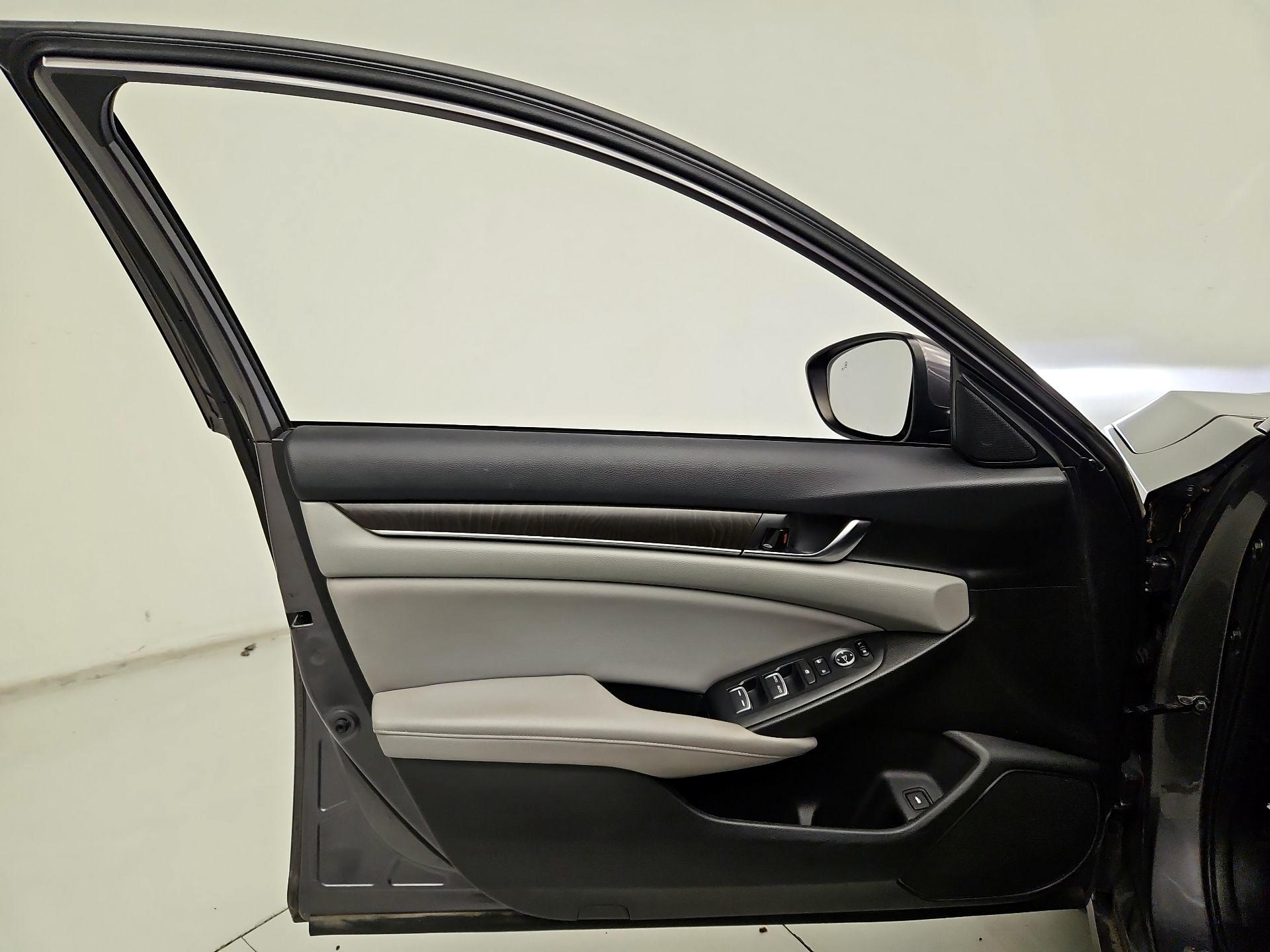 Thumbnail: 2018 Honda Accord - 12