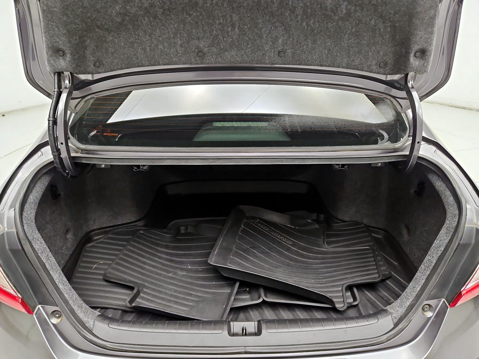 Thumbnail: 2018 Honda Accord - 18