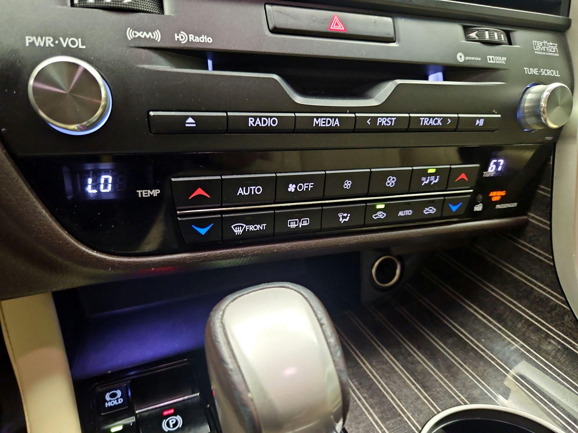 Thumbnail: 2017 Lexus RX - 17