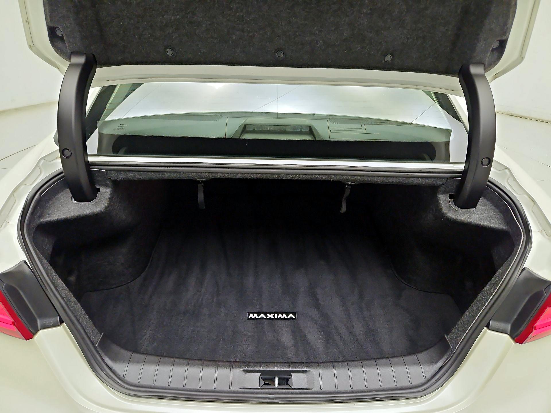 Thumbnail: 2017 Nissan Maxima - 18