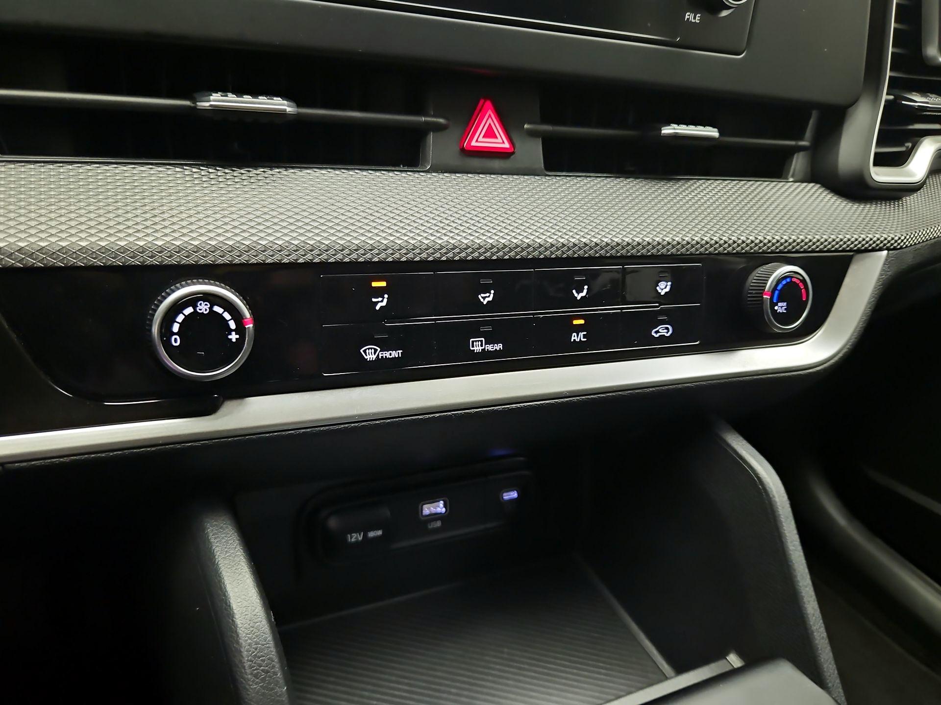 Thumbnail: 2024 Kia Sportage - 16