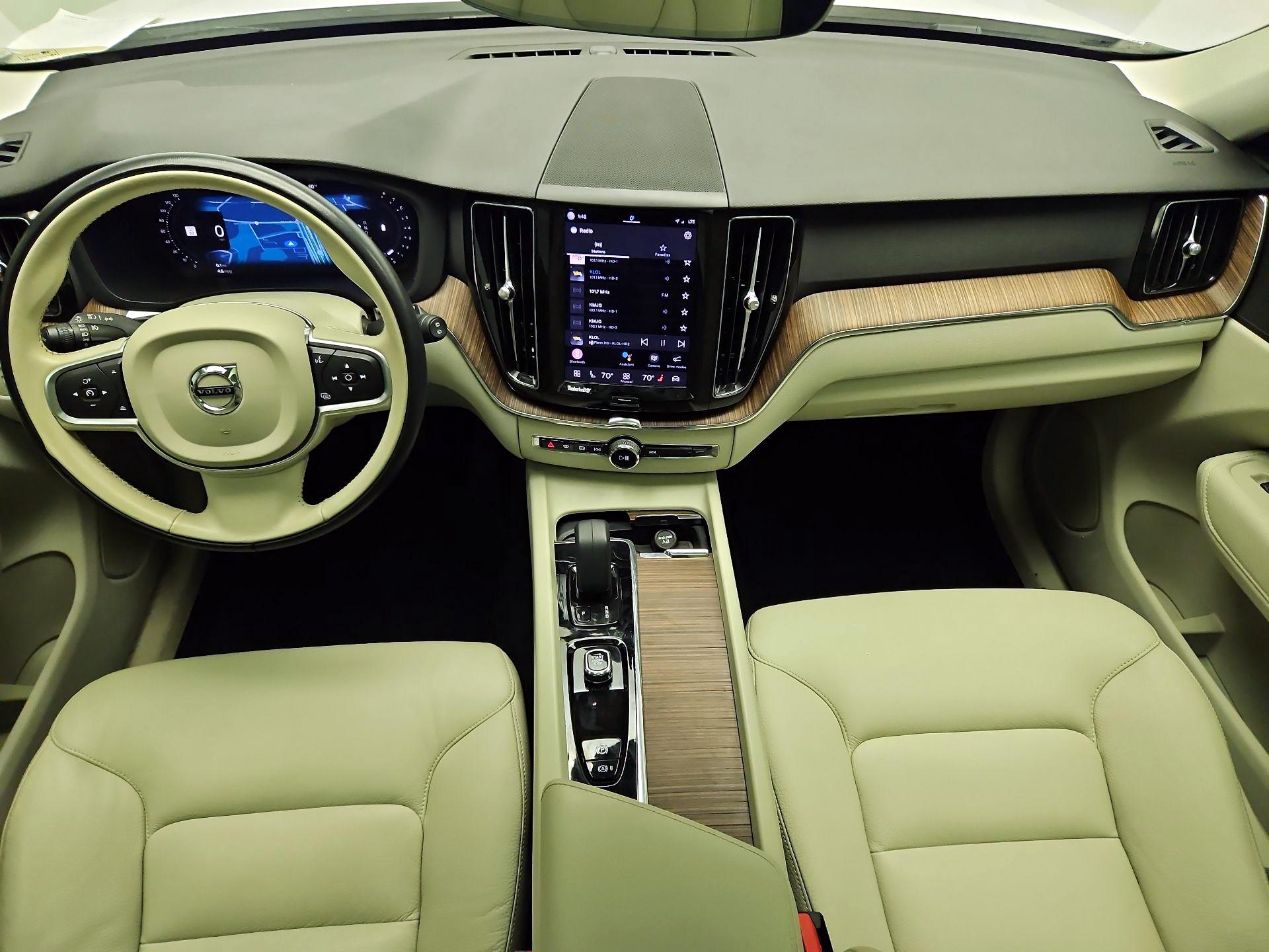 Thumbnail: 2022 Volvo XC60 - 9