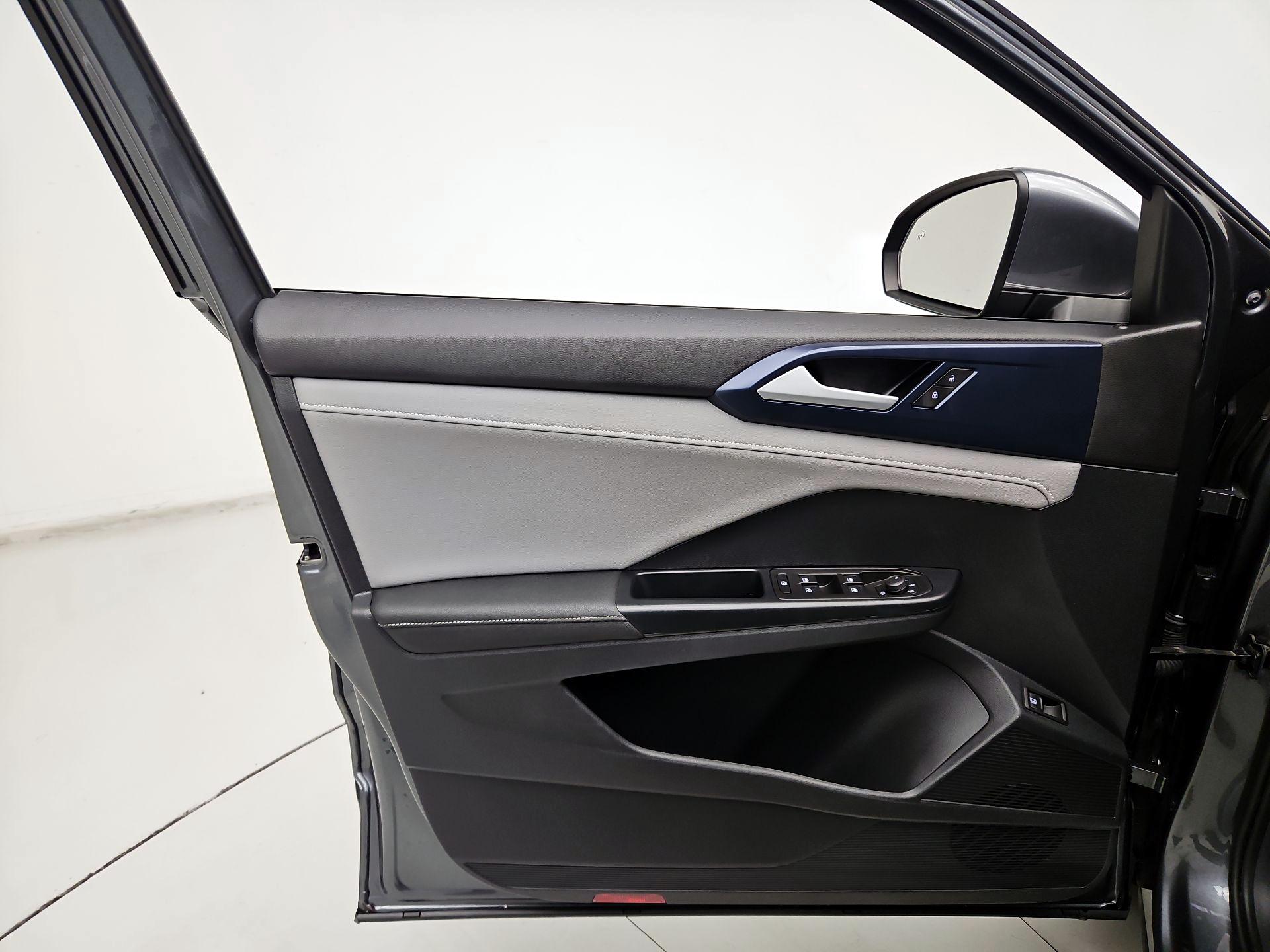 Thumbnail: 2024 Volkswagen Taos - 12