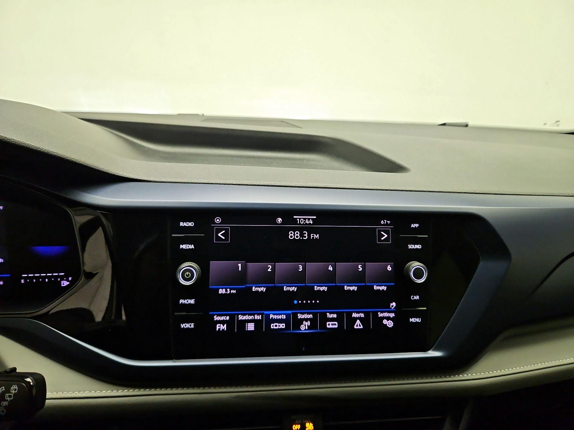 Thumbnail: 2024 Volkswagen Taos - 14