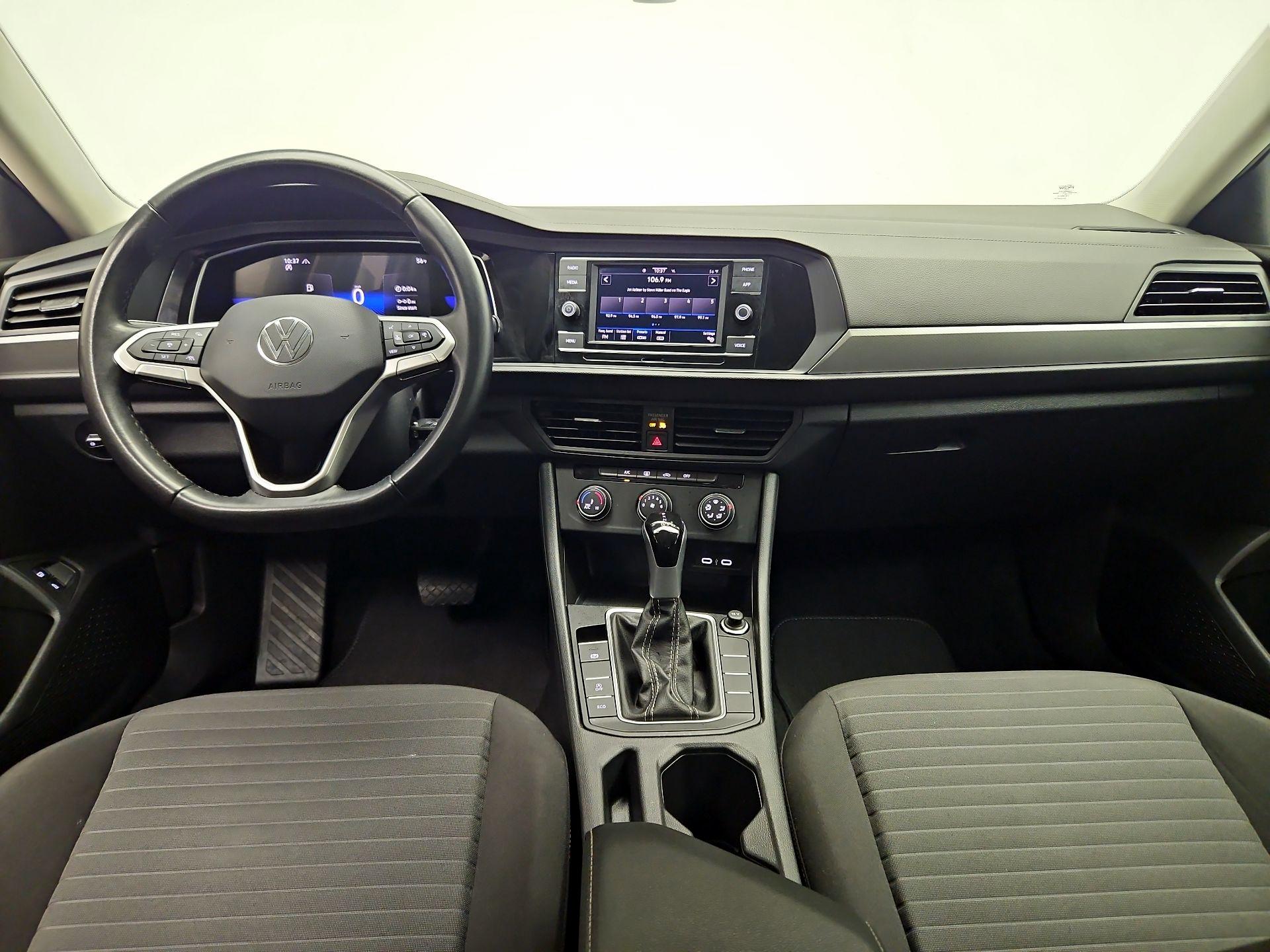 Thumbnail: 2024 Volkswagen Jetta - 9