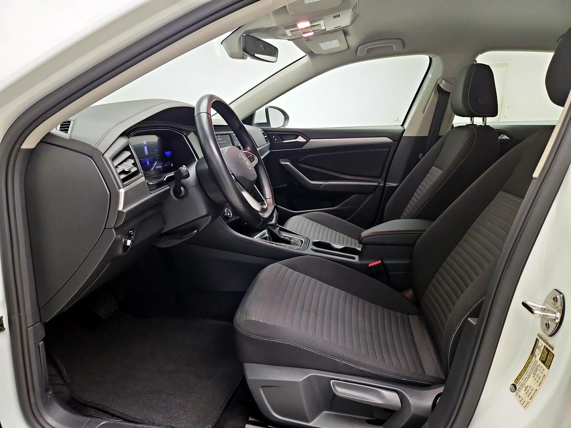 Thumbnail: 2024 Volkswagen Jetta - 11