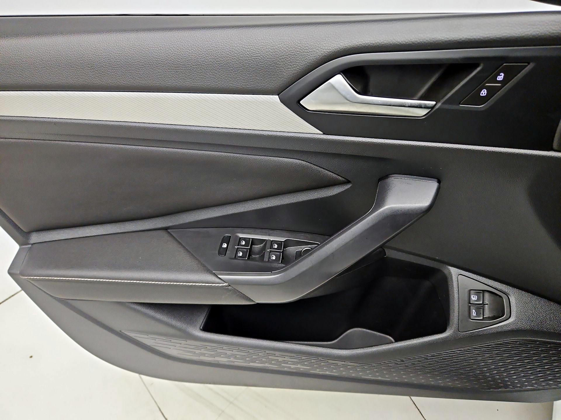 Thumbnail: 2024 Volkswagen Jetta - 12