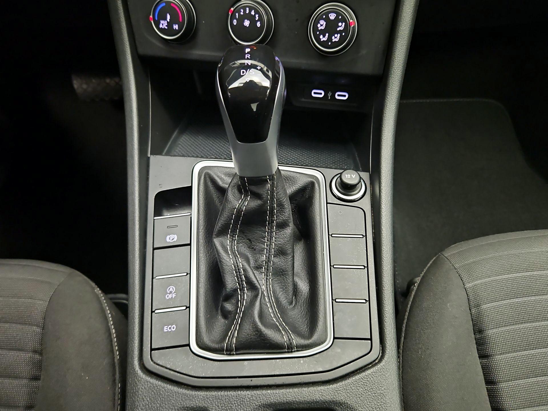 Thumbnail: 2024 Volkswagen Jetta - 17