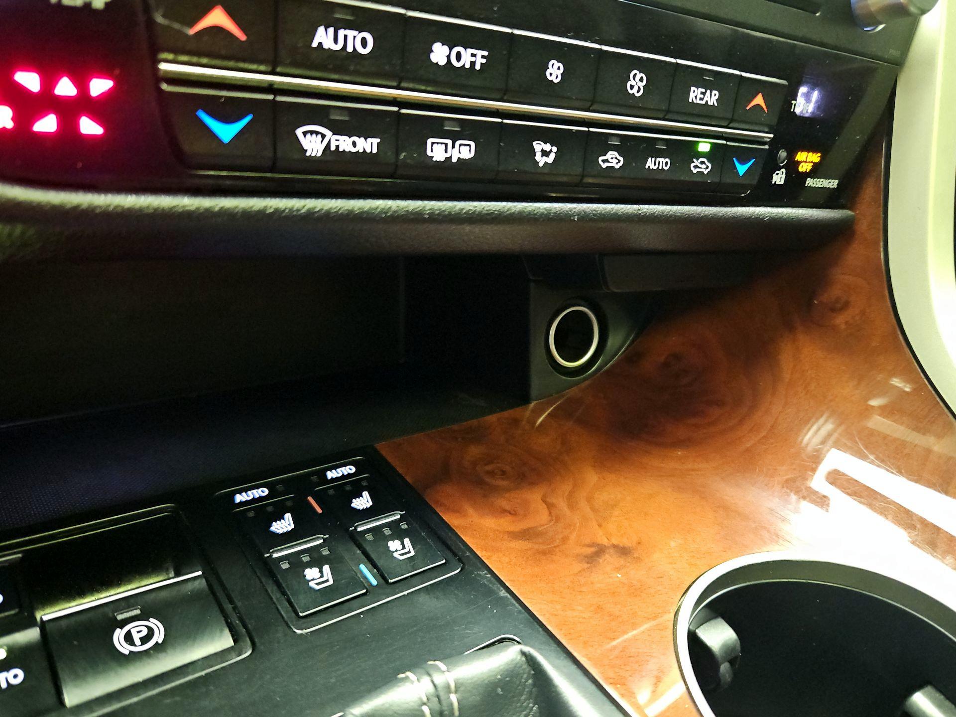 Thumbnail: 2019 Lexus RX - 19