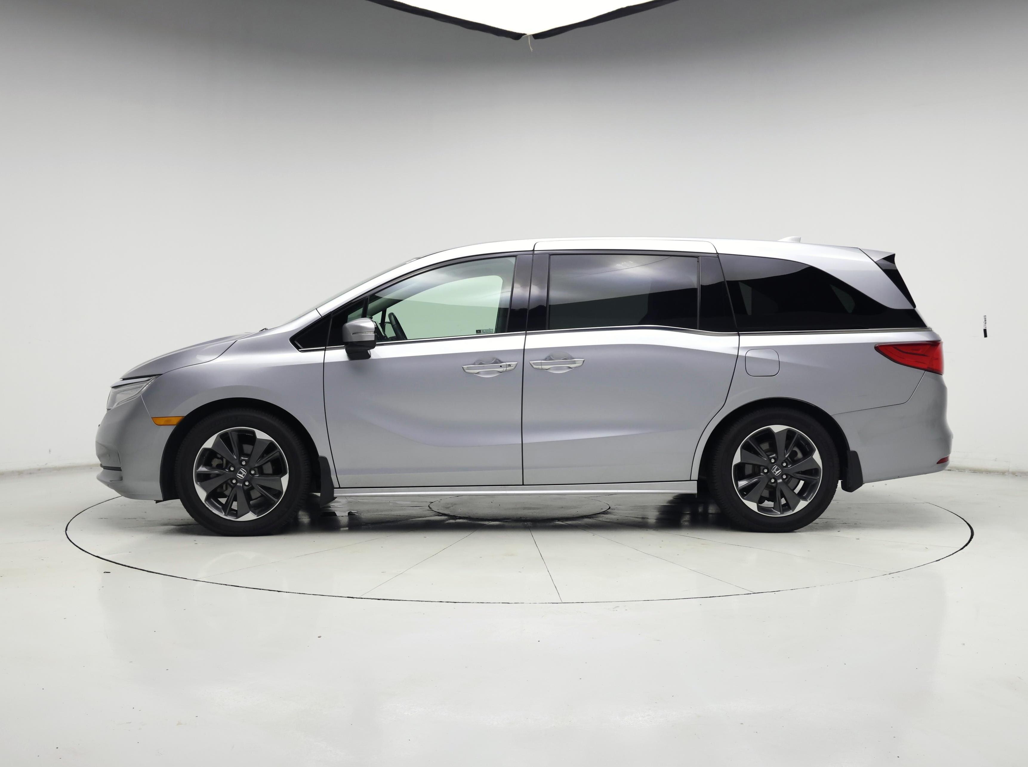 Thumbnail: 2023 Honda Odyssey - 3