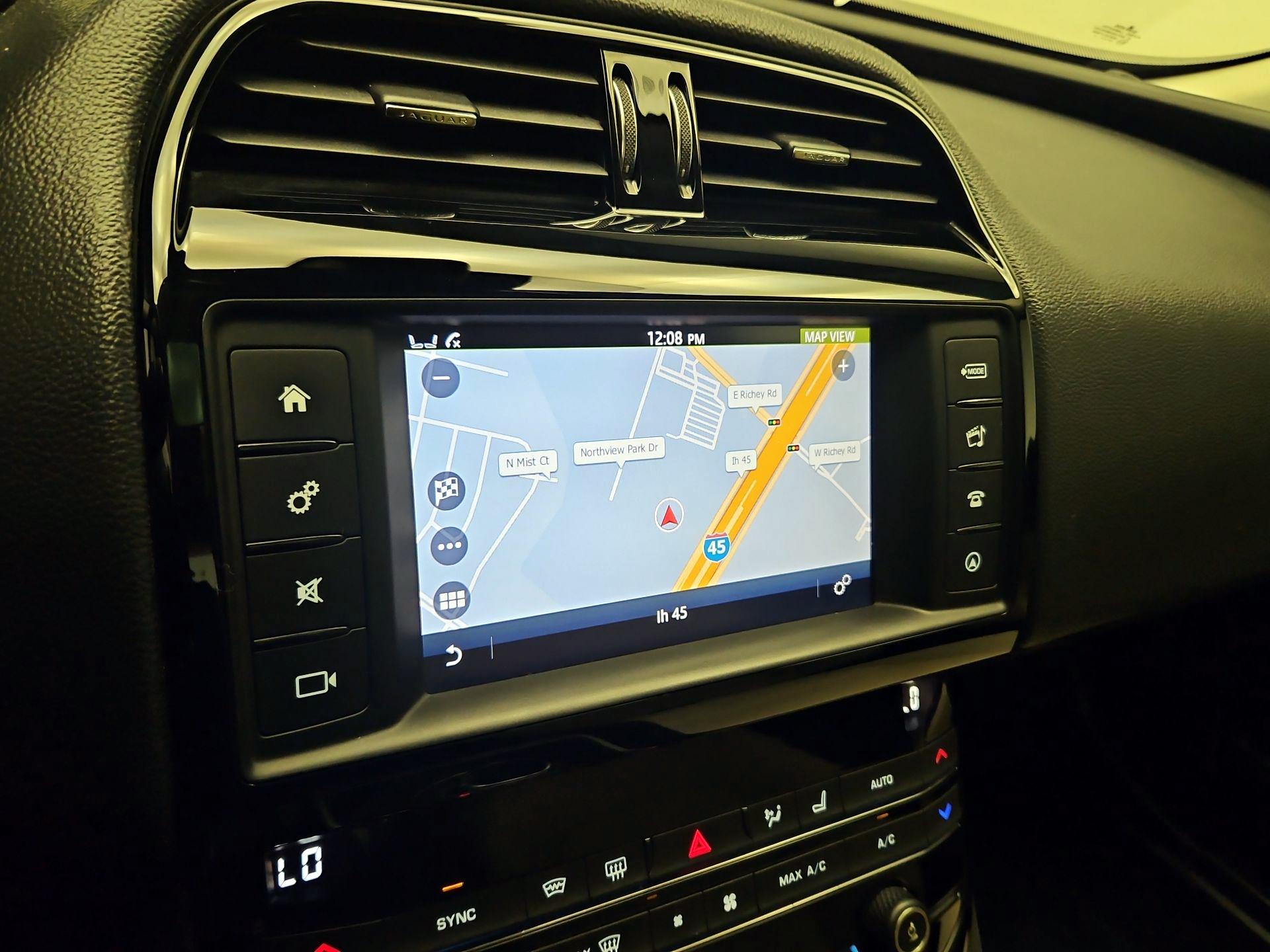 Thumbnail: 2017 Jaguar XE - 14