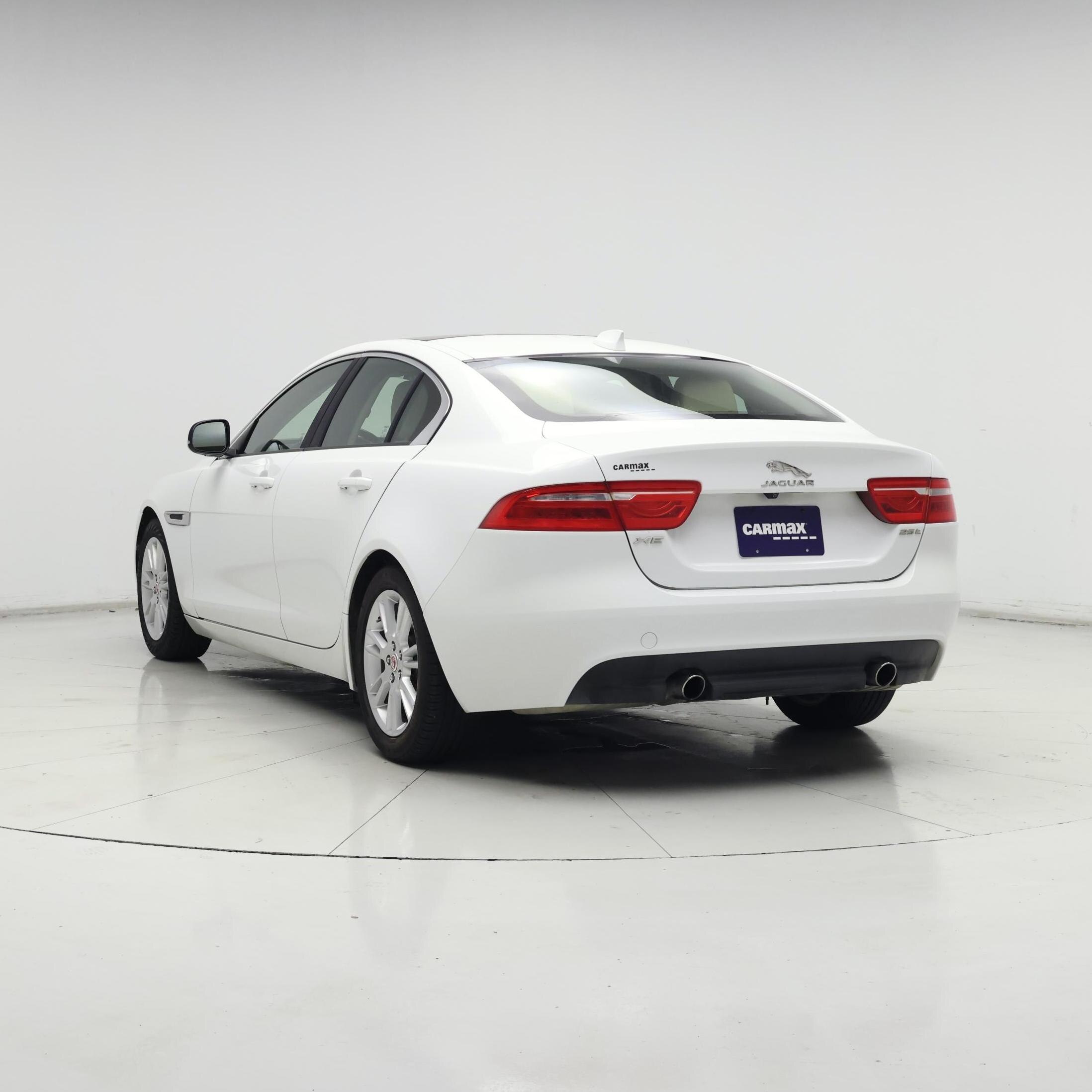 Thumbnail: 2017 Jaguar XE - 2