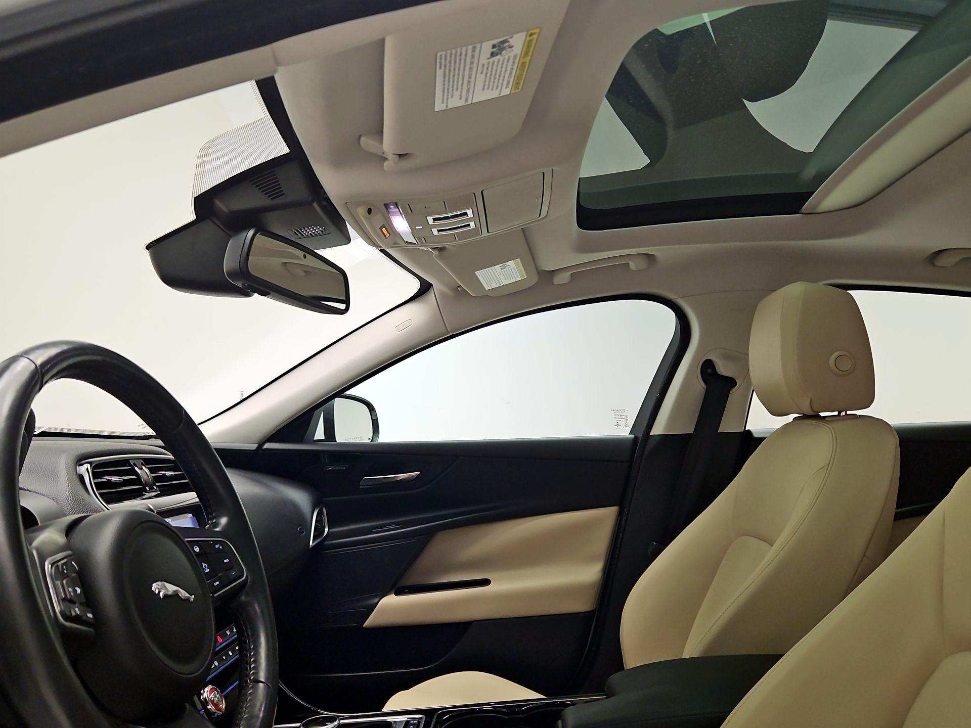 Thumbnail: 2017 Jaguar XE - 19