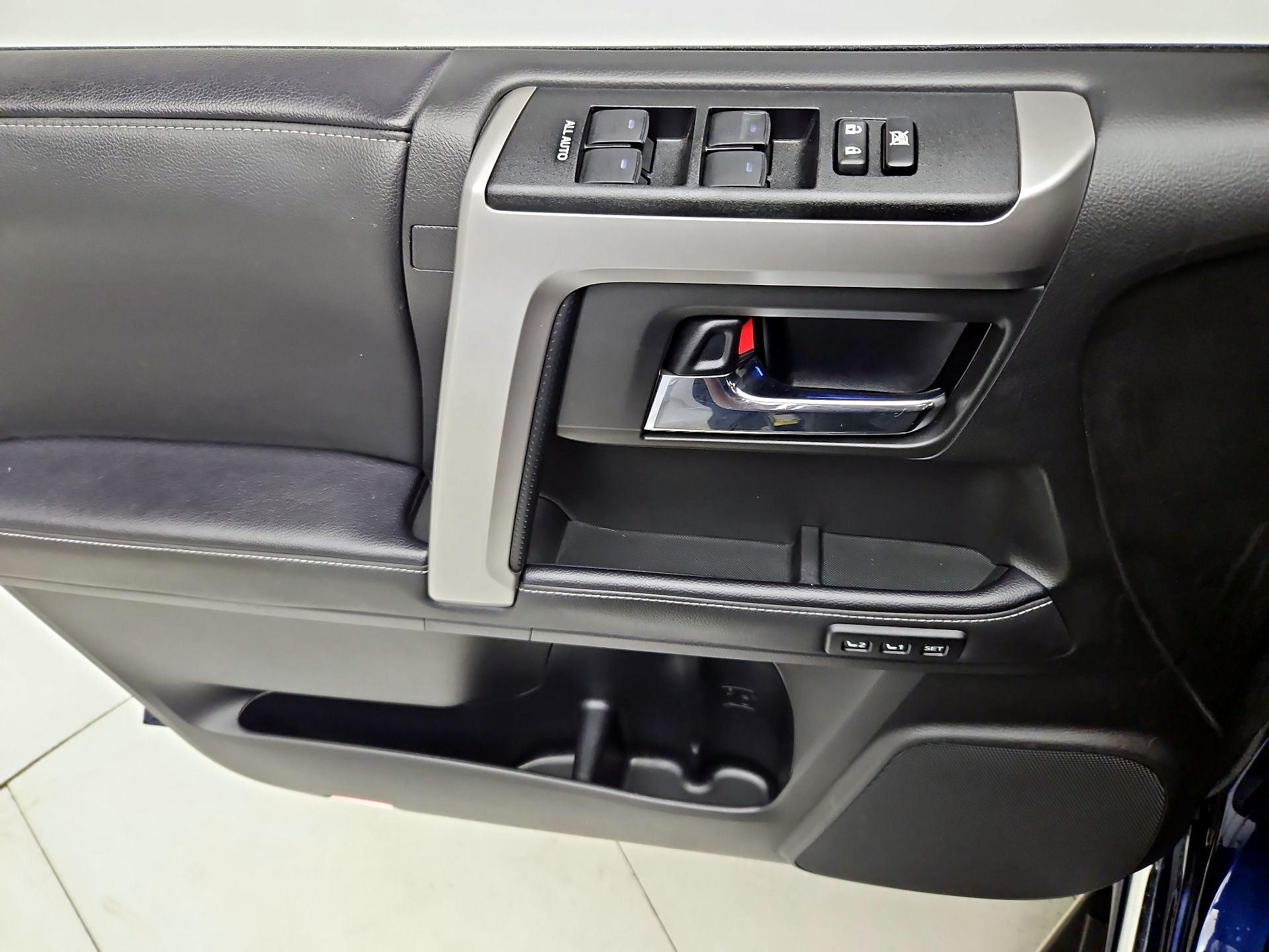 Thumbnail: 2022 Toyota 4Runner - 12