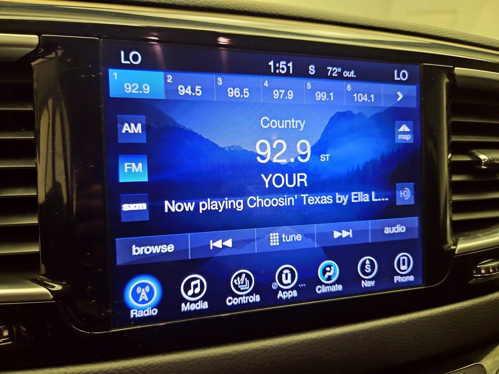 Thumbnail: 2017 Chrysler Pacifica - 16