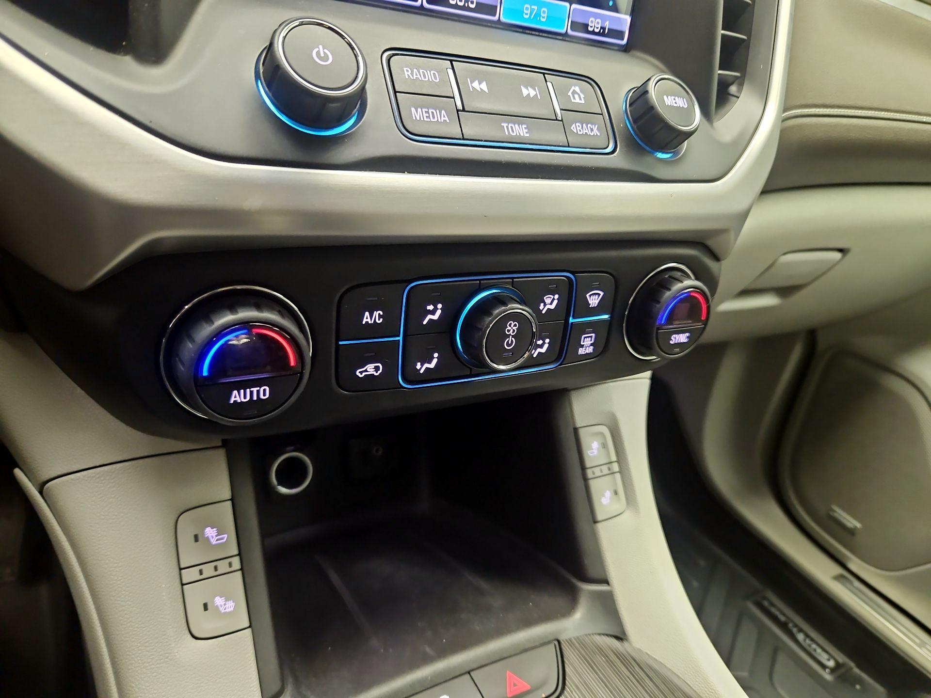 Thumbnail: 2018 GMC Acadia - 17