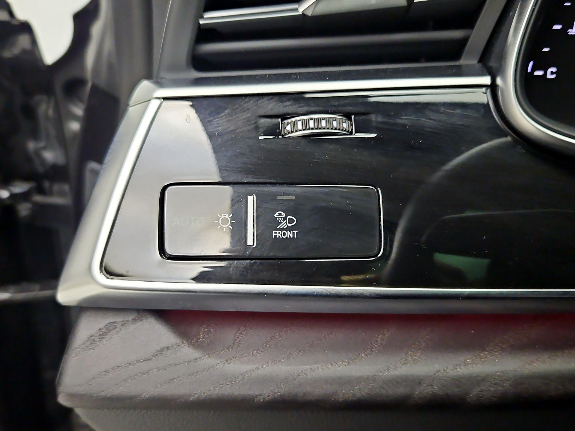 Thumbnail: 2023 Audi Q8 - 13