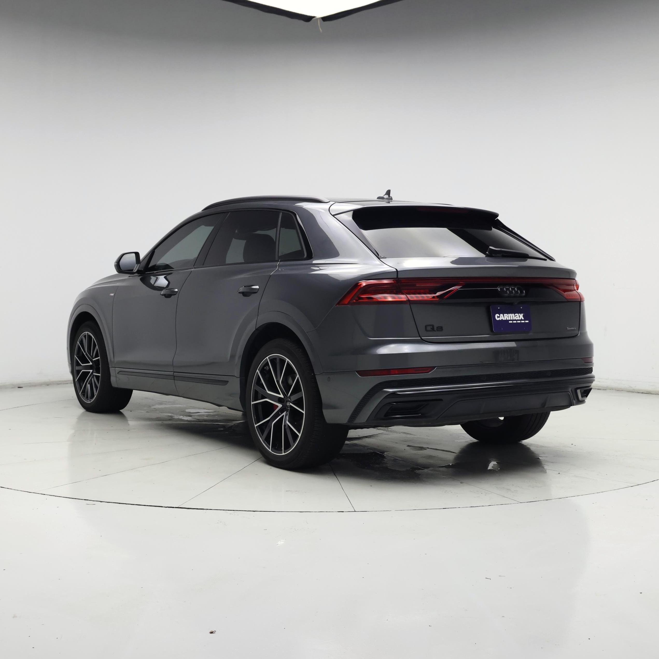 Thumbnail: 2023 Audi Q8 - 2