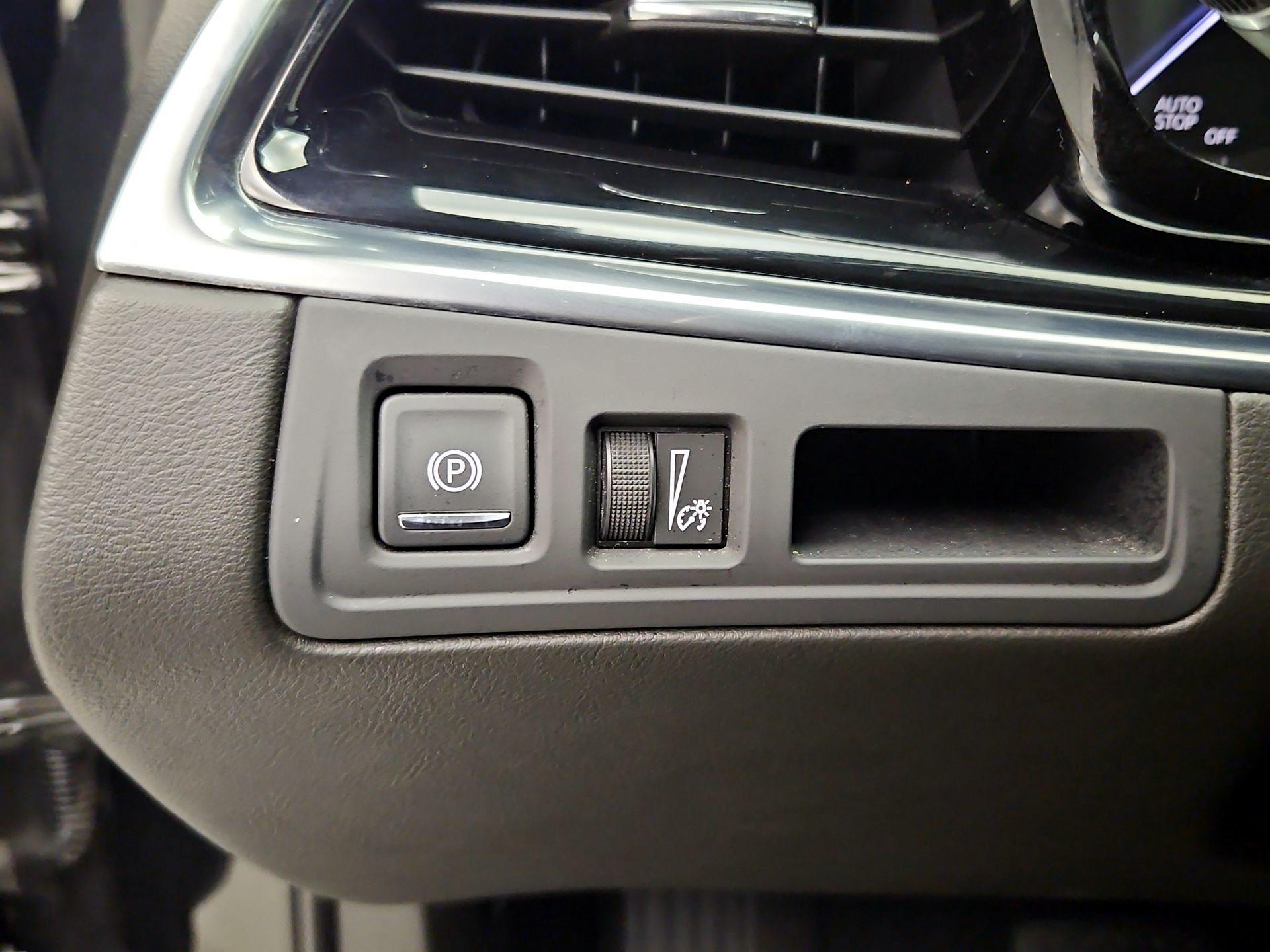 Thumbnail: 2023 Cadillac XT6 - 13