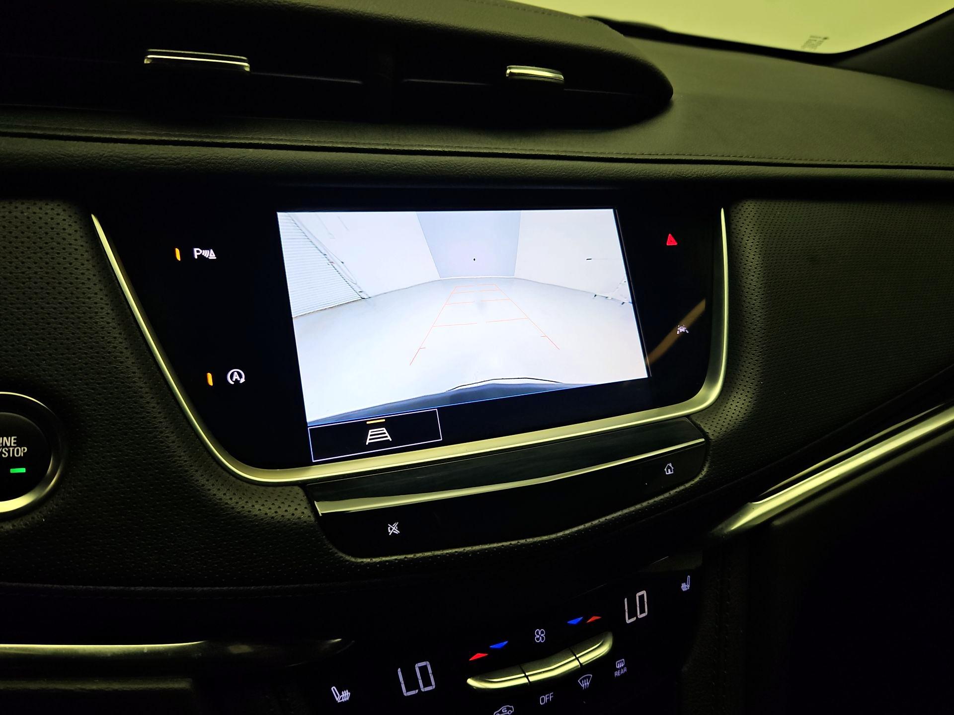 Thumbnail: 2023 Cadillac XT6 - 14