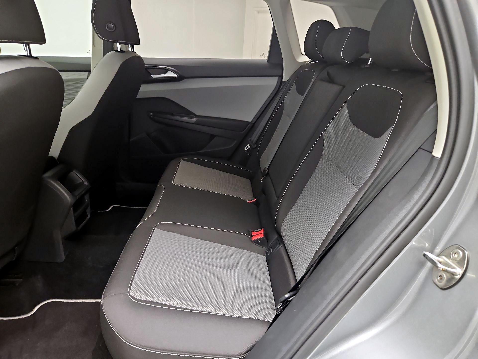 Thumbnail: 2023 Volkswagen Taos - 19