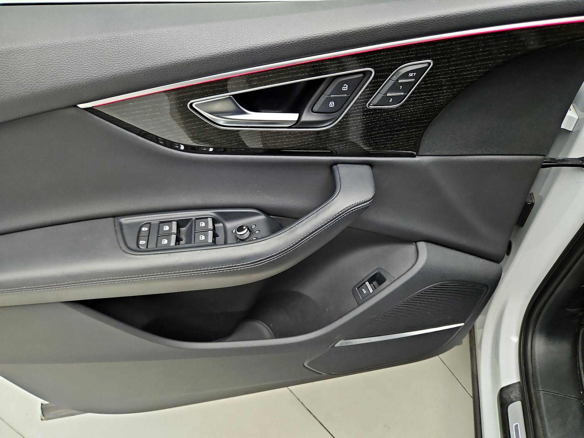 Thumbnail: 2021 Audi Q7 - 12