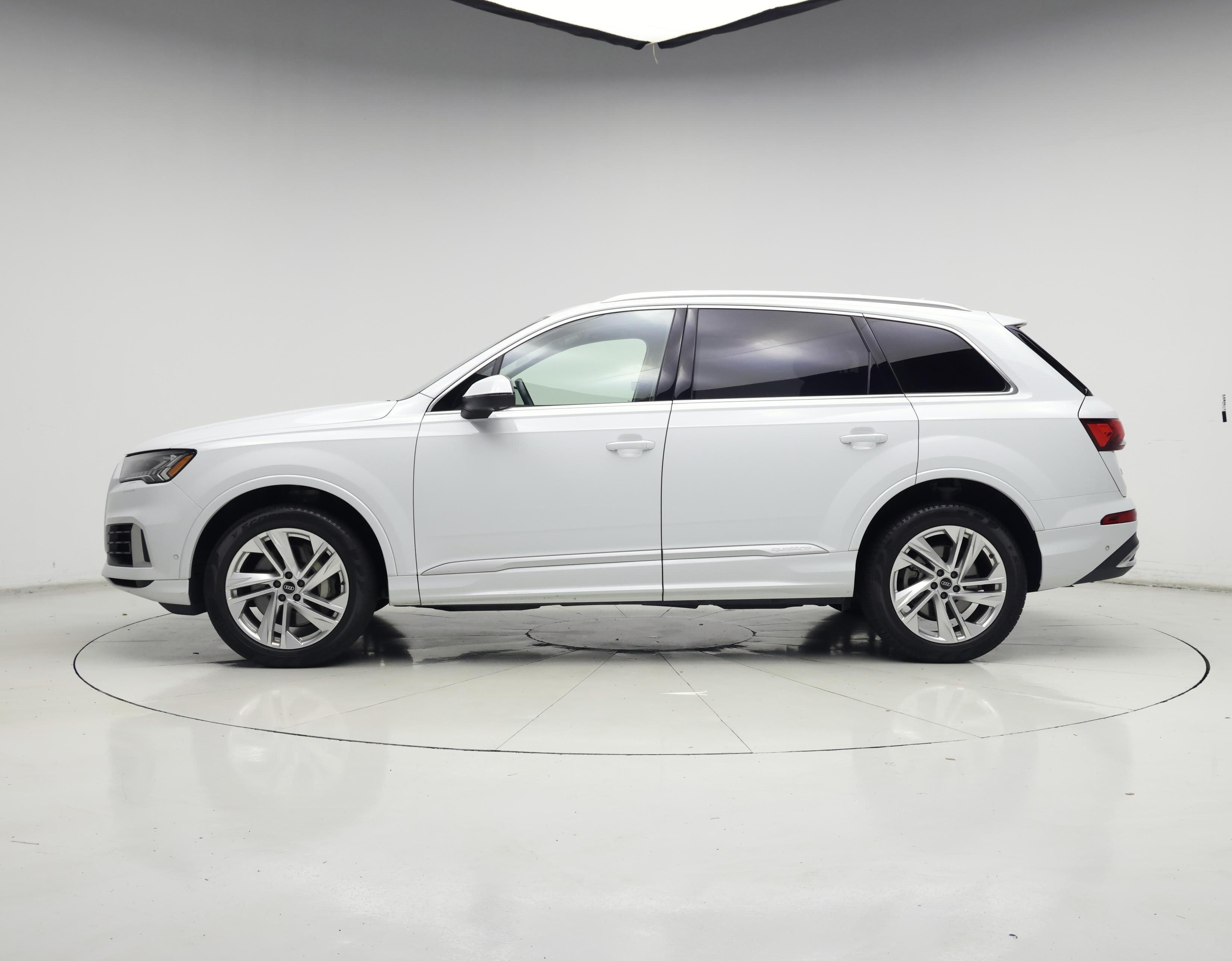 Thumbnail: 2021 Audi Q7 - 3