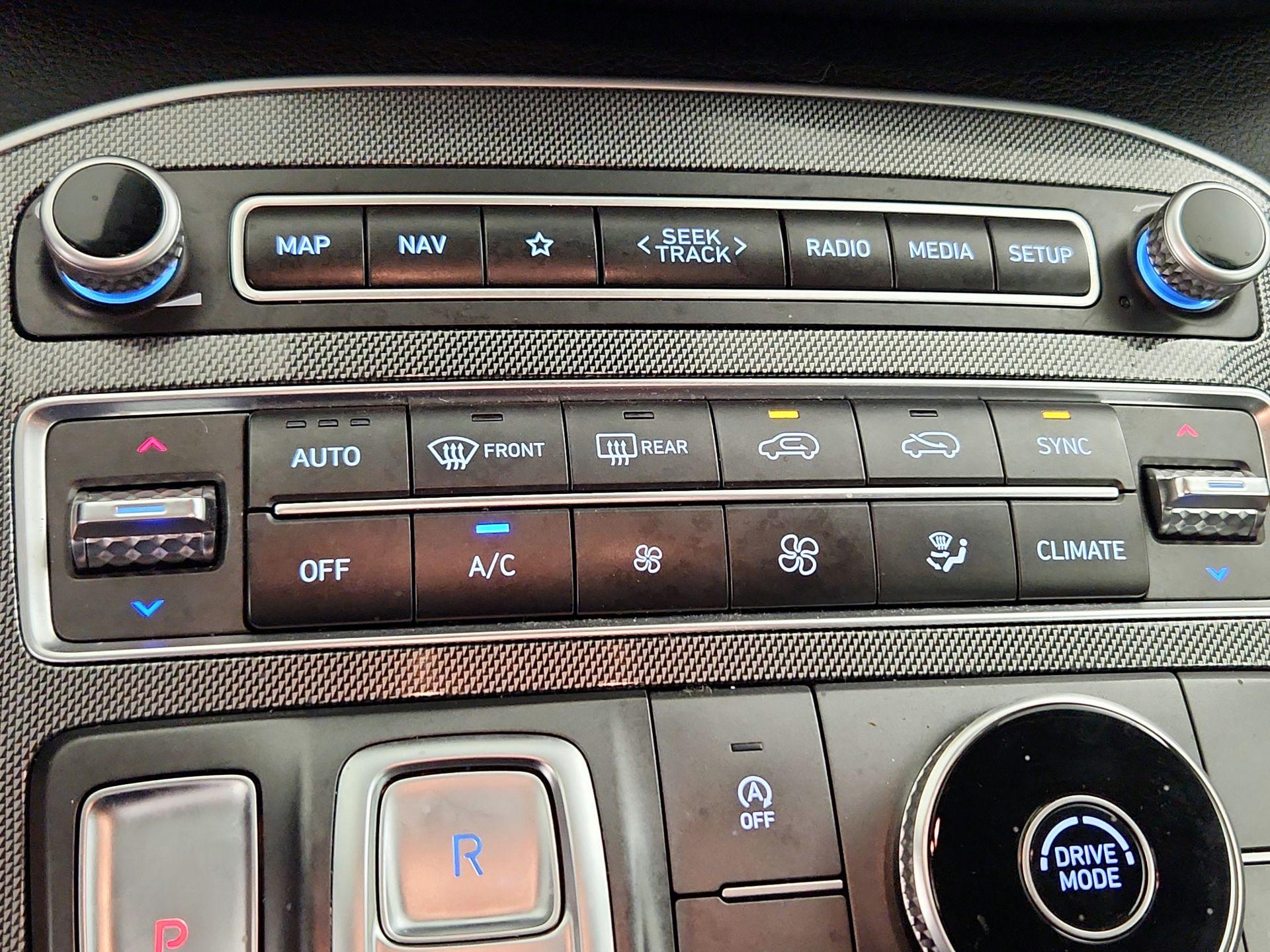 Thumbnail: 2023 Hyundai Santa Fe - 17