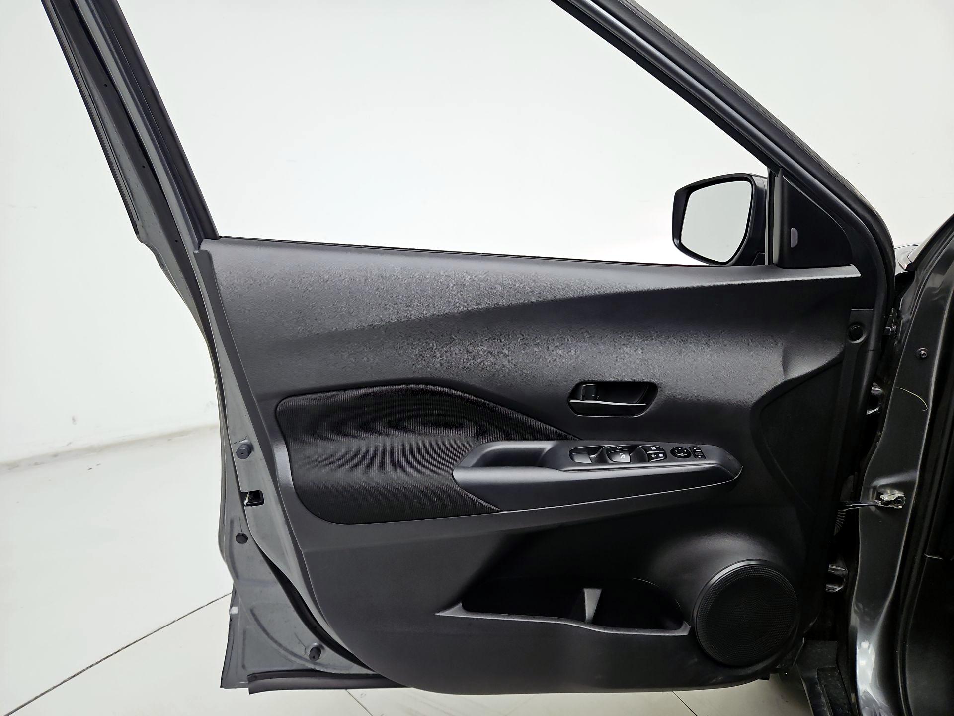 Thumbnail: 2023 Nissan Kicks - 12