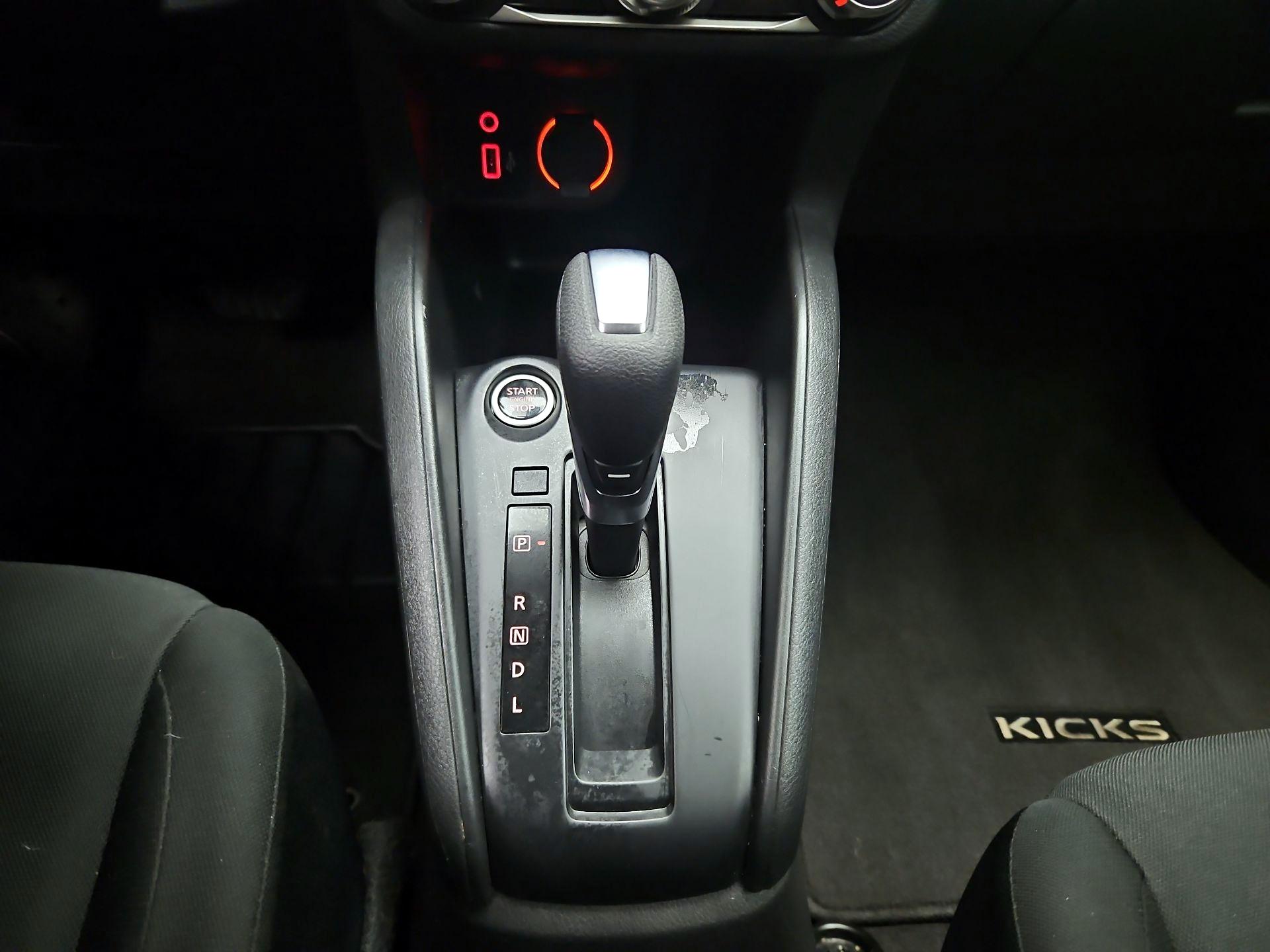 Thumbnail: 2023 Nissan Kicks - 16