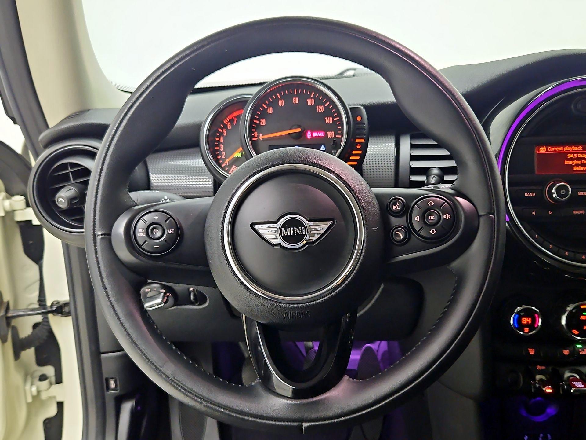 Thumbnail: 2016 MINI Cooper Hardtop - 9